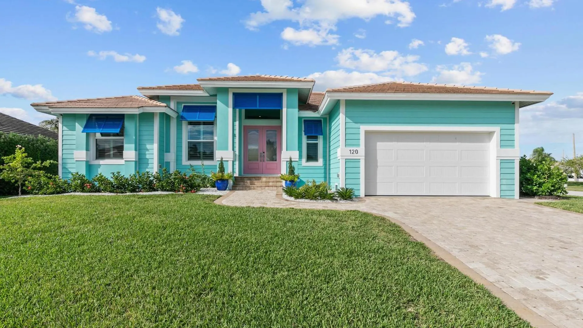 Stunning 3-bedroom Oasis With Private Pool And Luxurious Amenities *