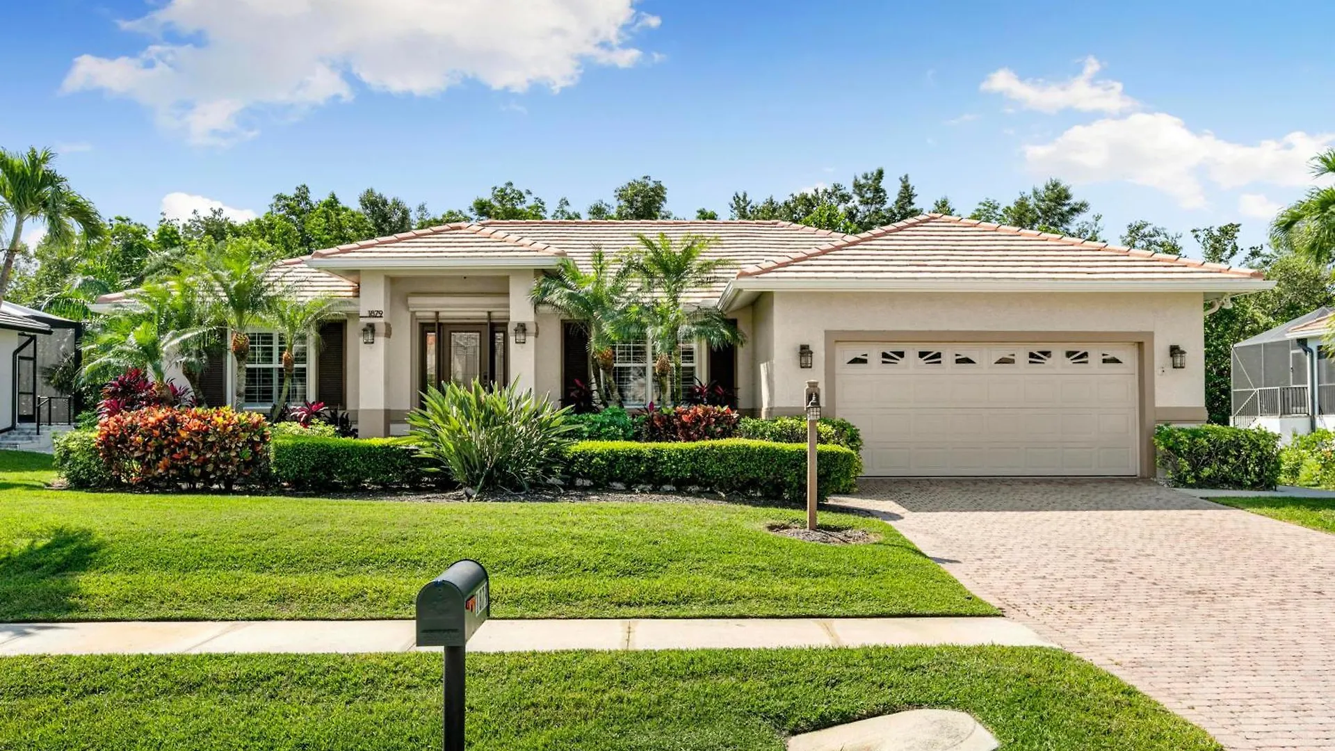 1879 Dogwood Dr * Marco Island