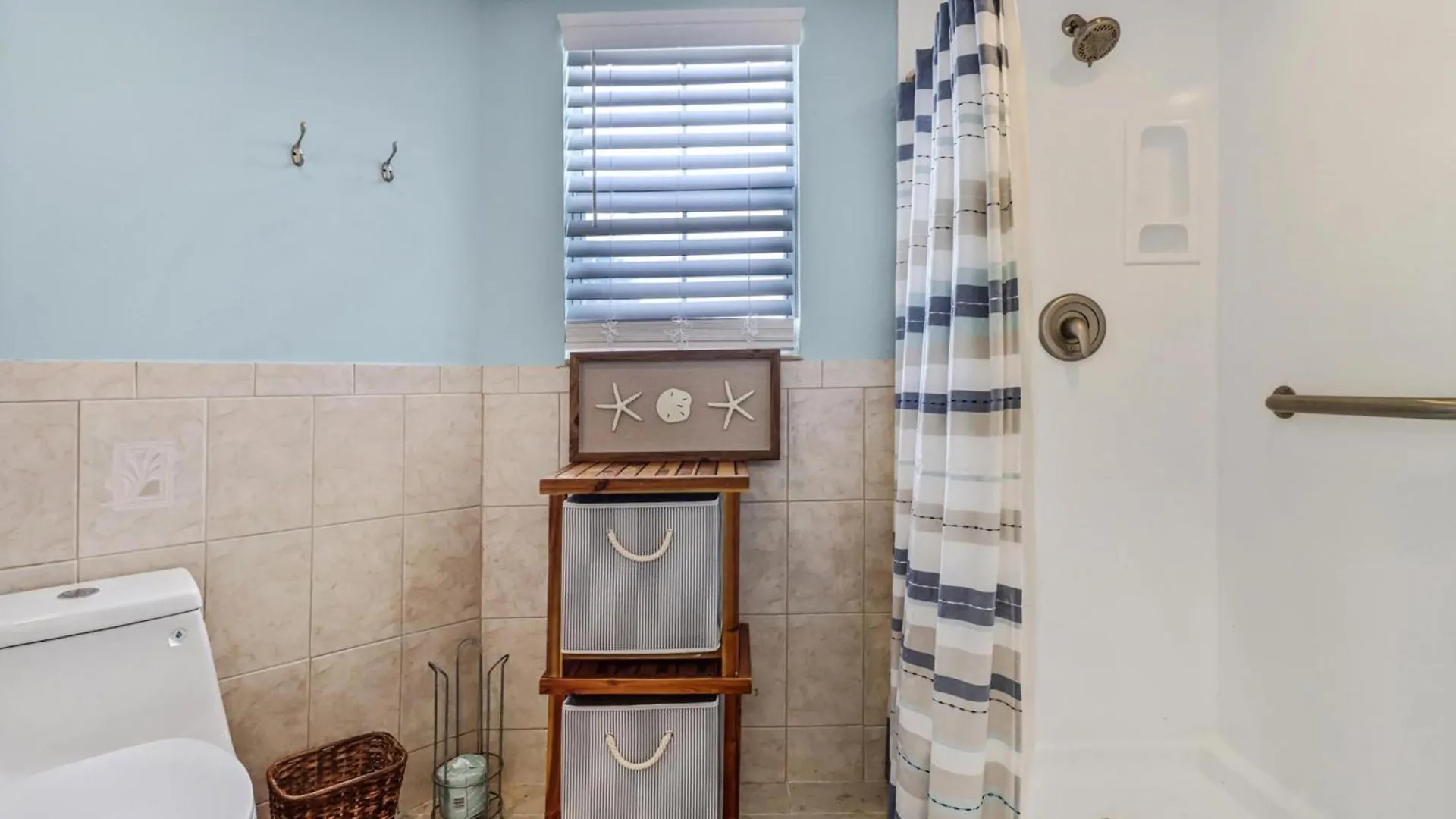 Holiday home 5br Lush Retreat W Pool *