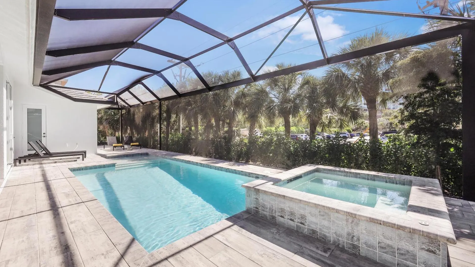 280 West Flamingo Circle *