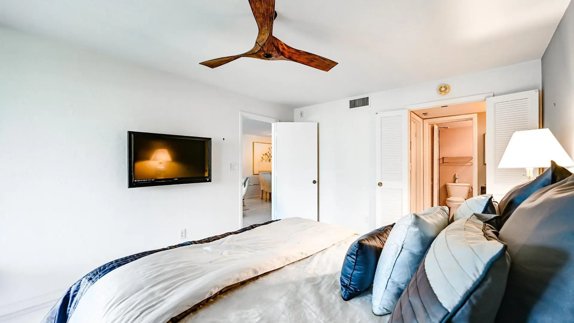 Waterfront Less Than Quarter Mi To Beach! Apartment Marco Island
