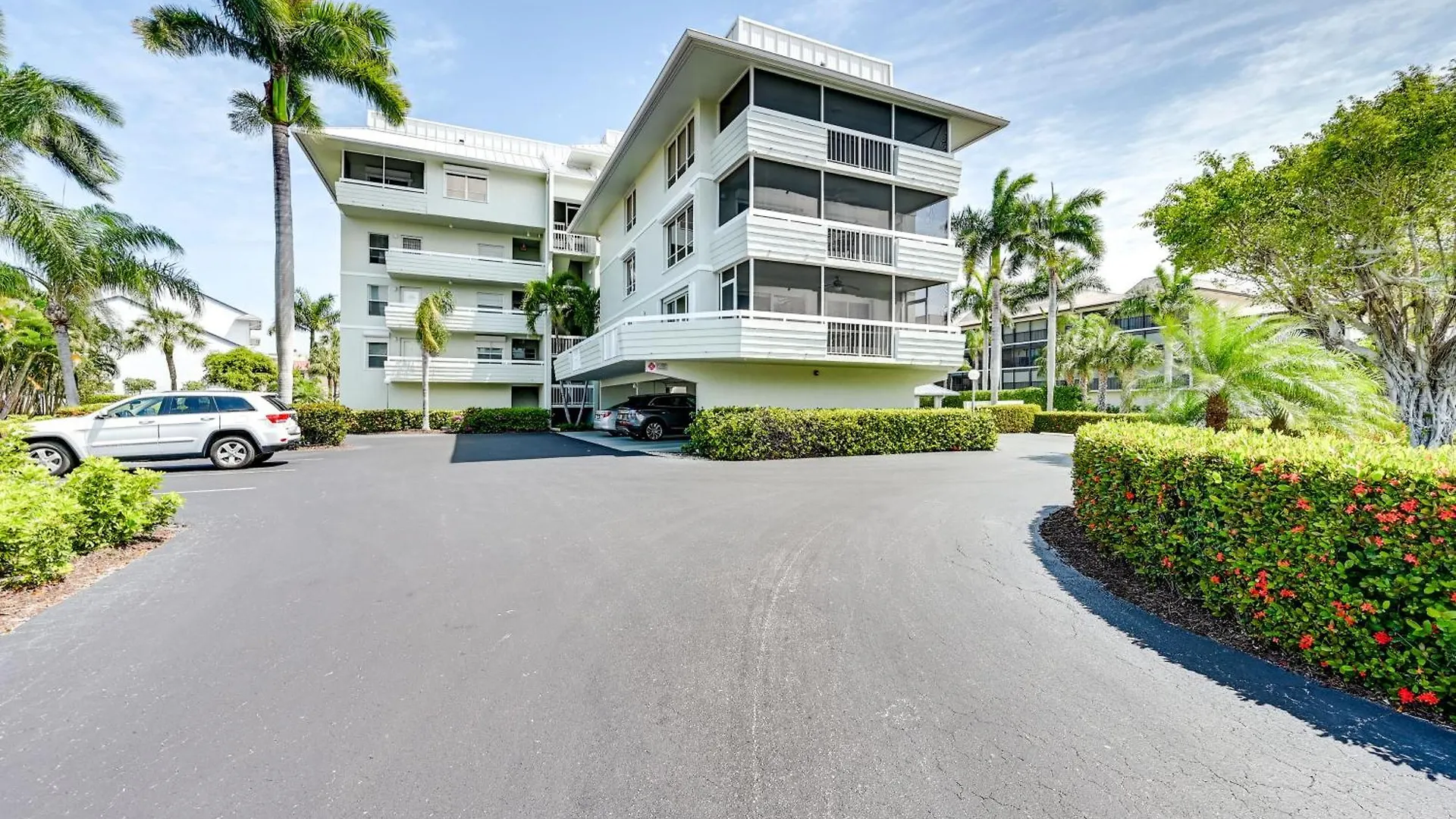 Waterfront Less Than Quarter Mi To Beach! Apartment