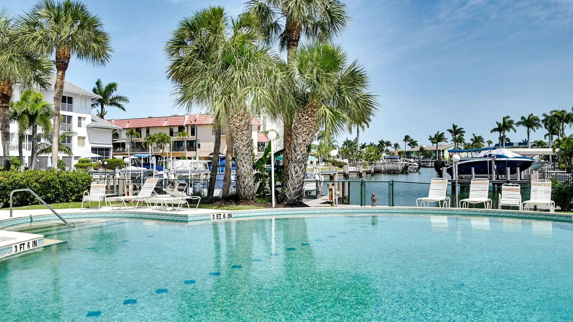 Waterfront Less Than Quarter Mi To Beach! Apartment