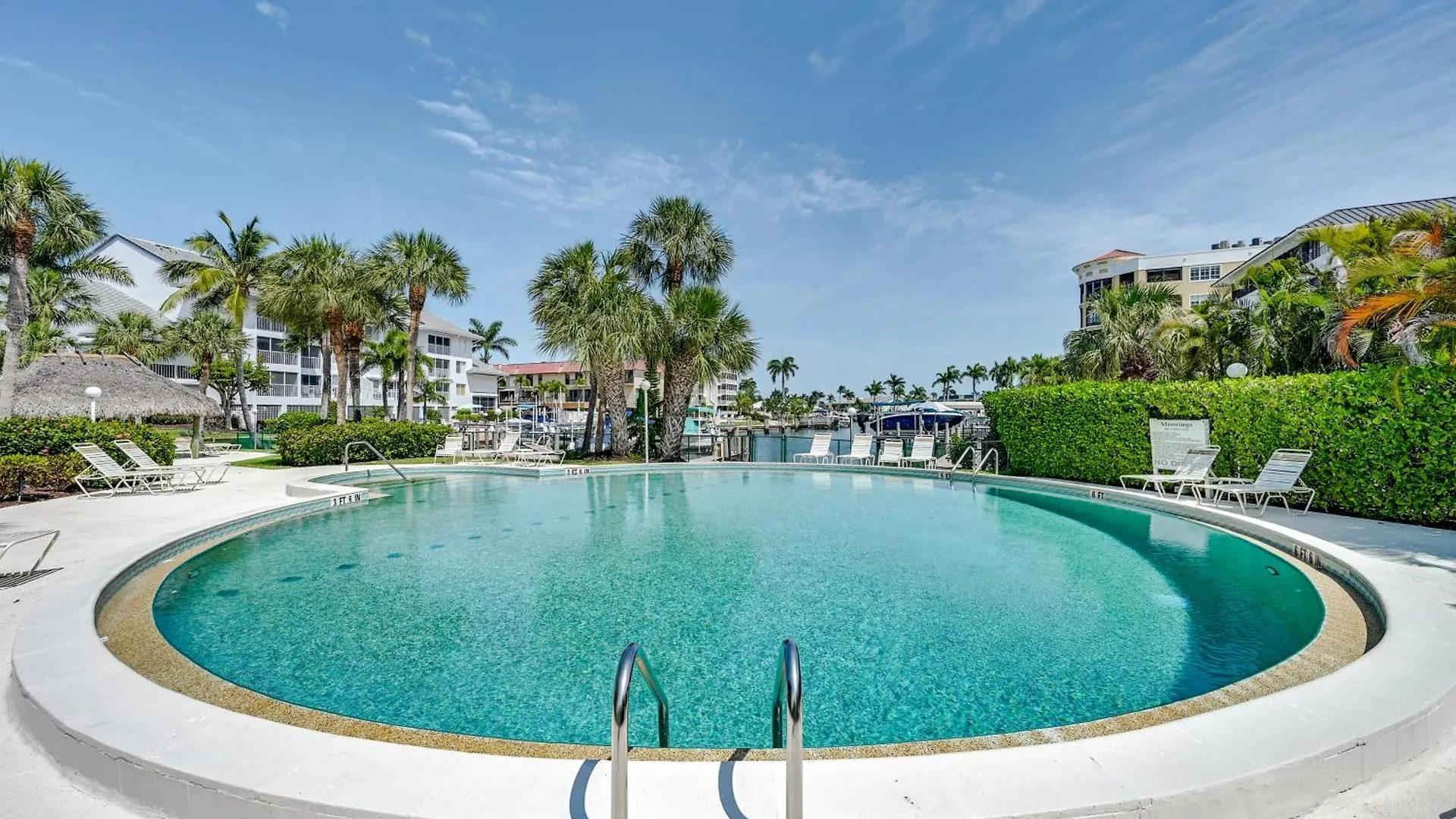 Apartment Waterfront Less Than Quarter Mi To Beach! *