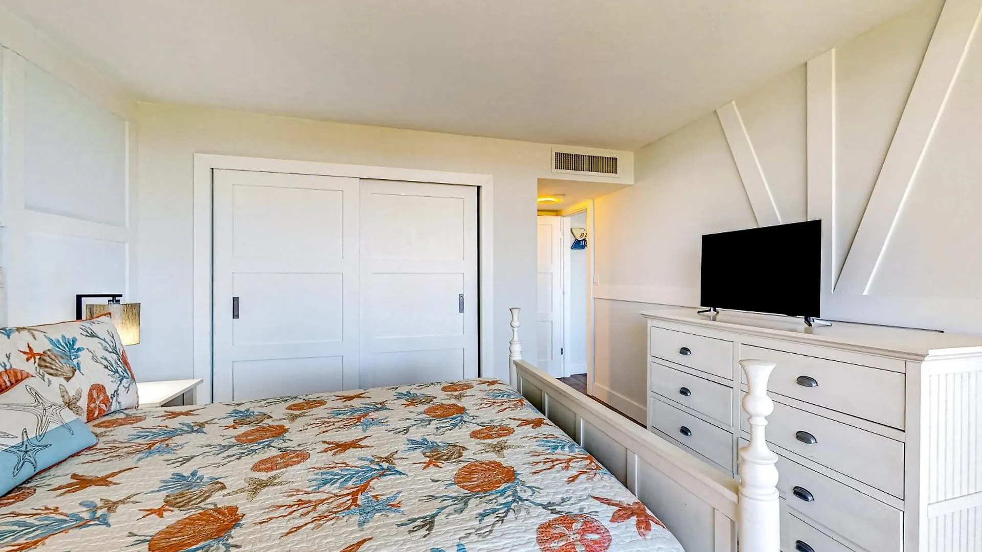 Seaview Court 402 Apartment *