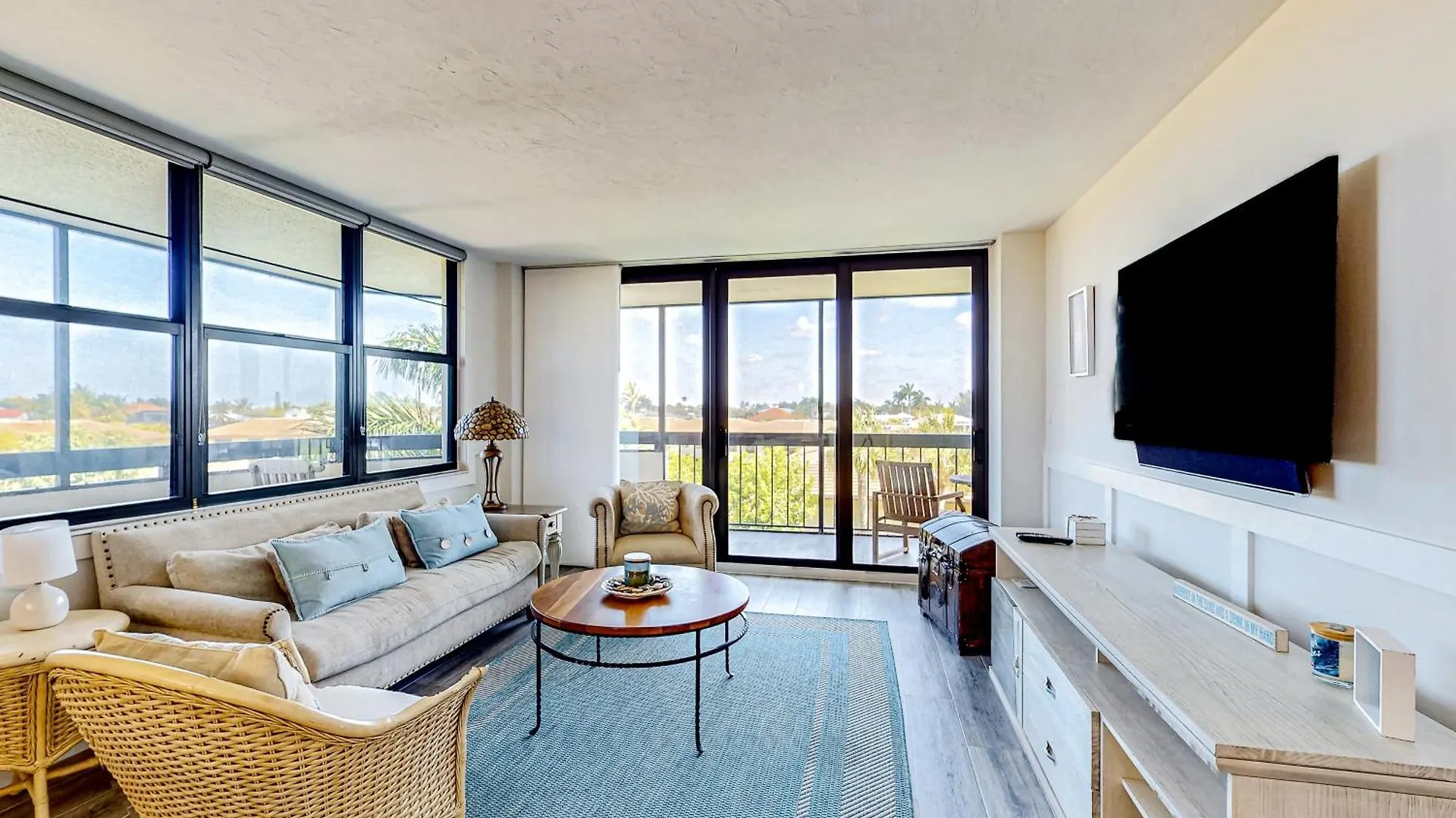 Seaview Court 402 Apartment *