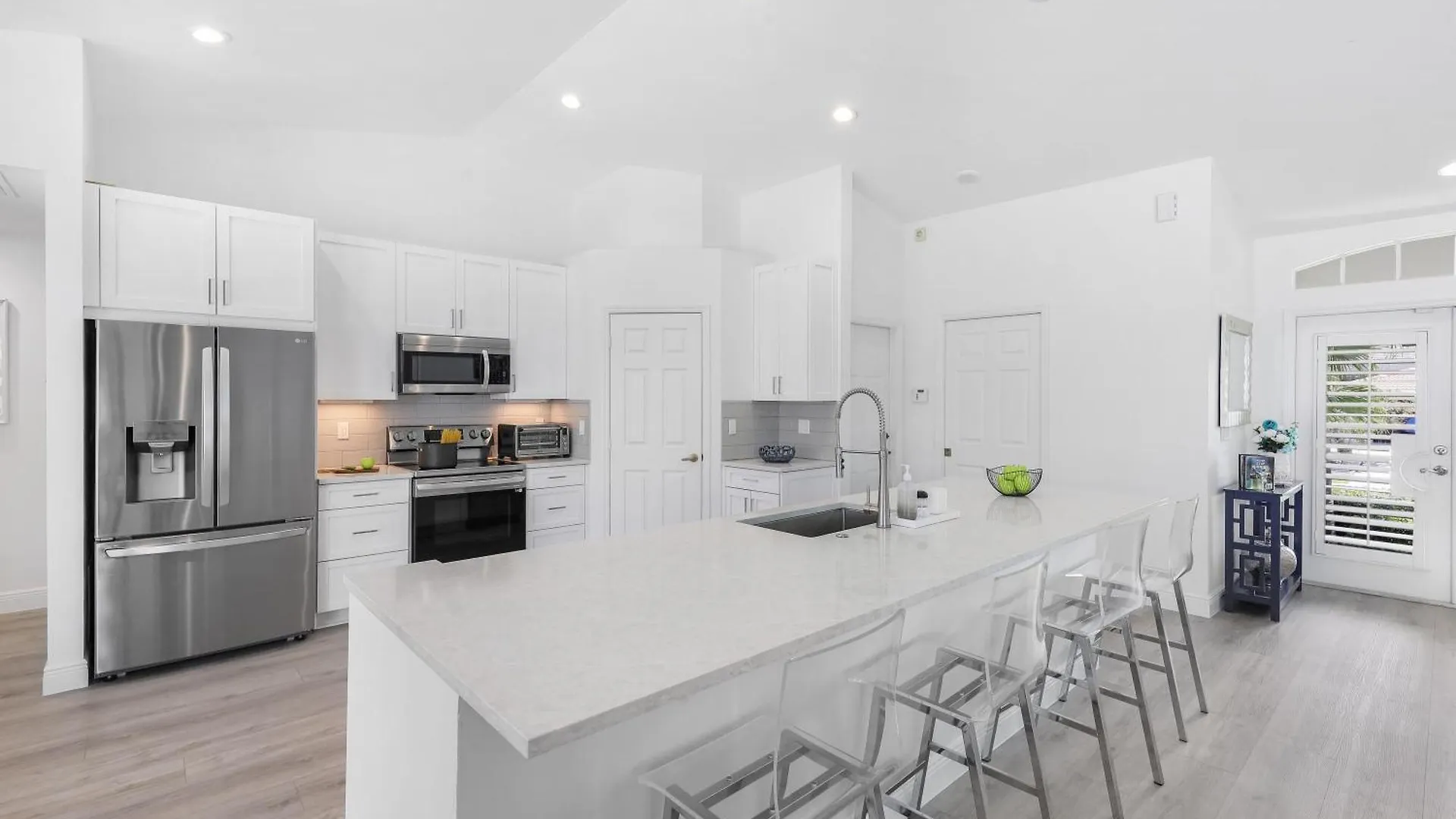 670 Wren Street * Marco Island