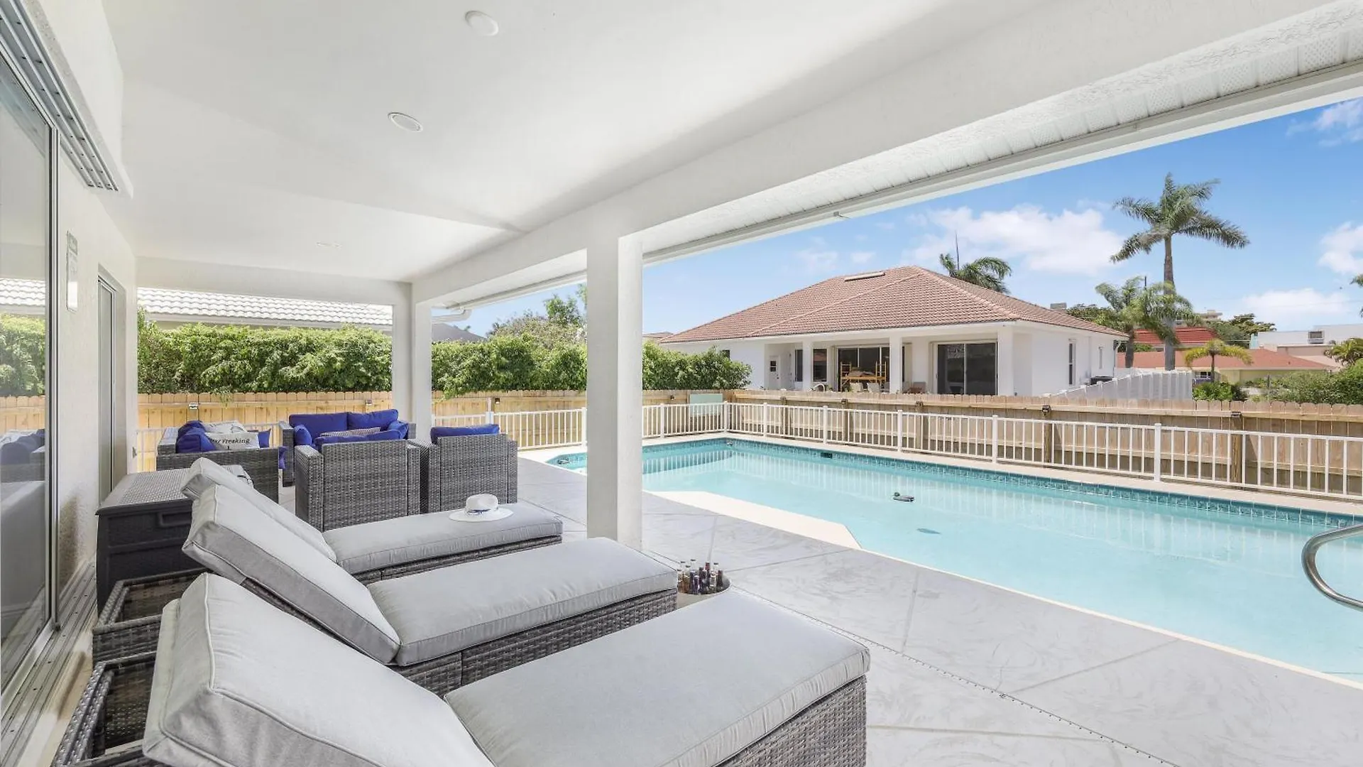 Holiday home 670 Wren Street *