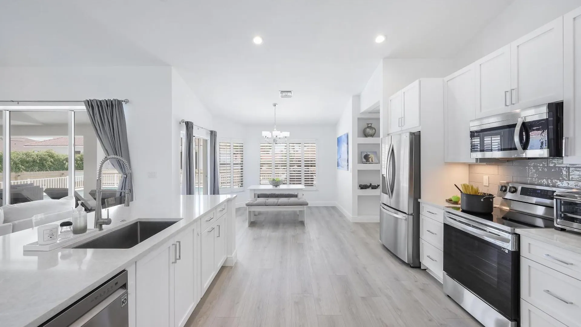 Holiday home 670 Wren Street *