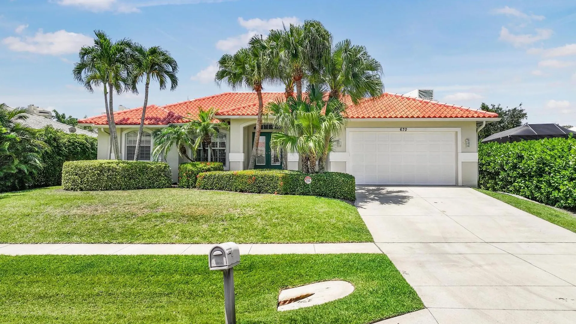Holiday home 670 Wren Street *