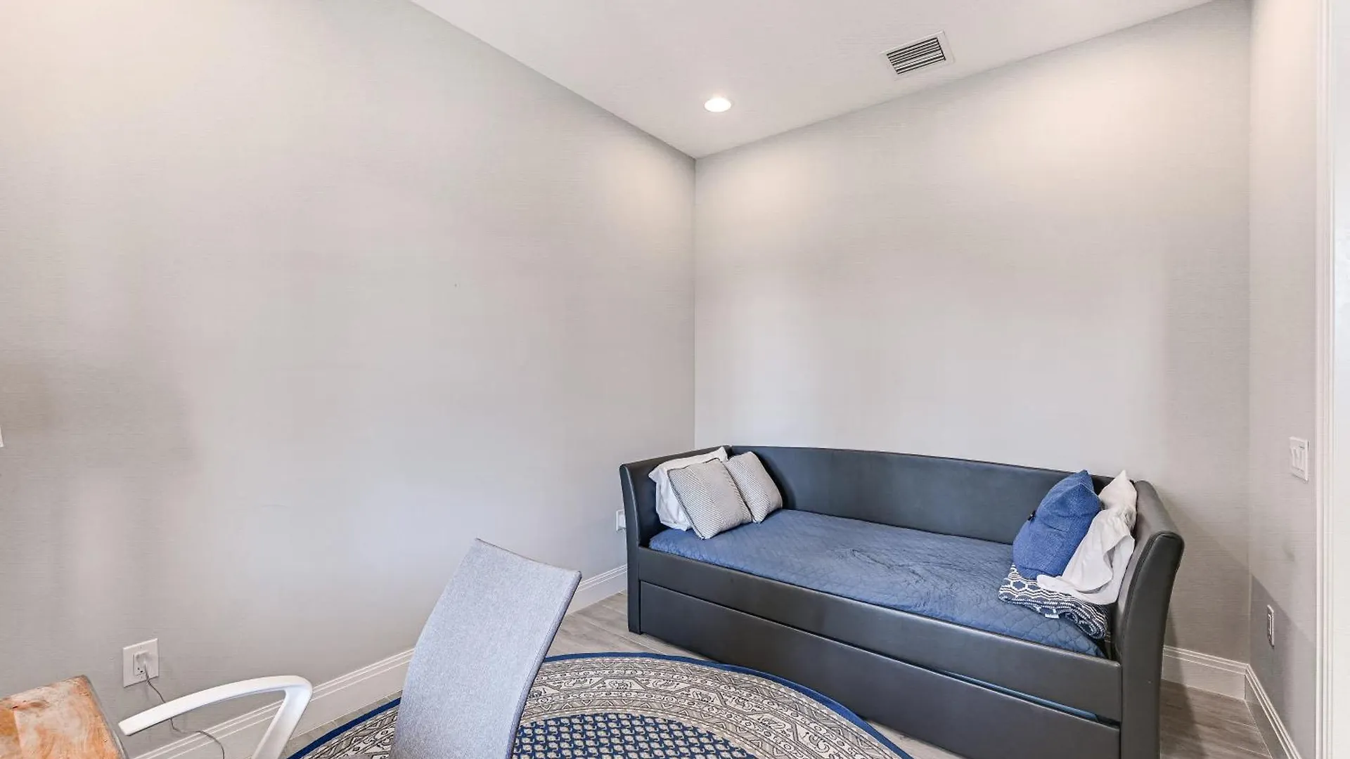 With Pool And Hot Tub Near Beaches! Holiday home Marco Island