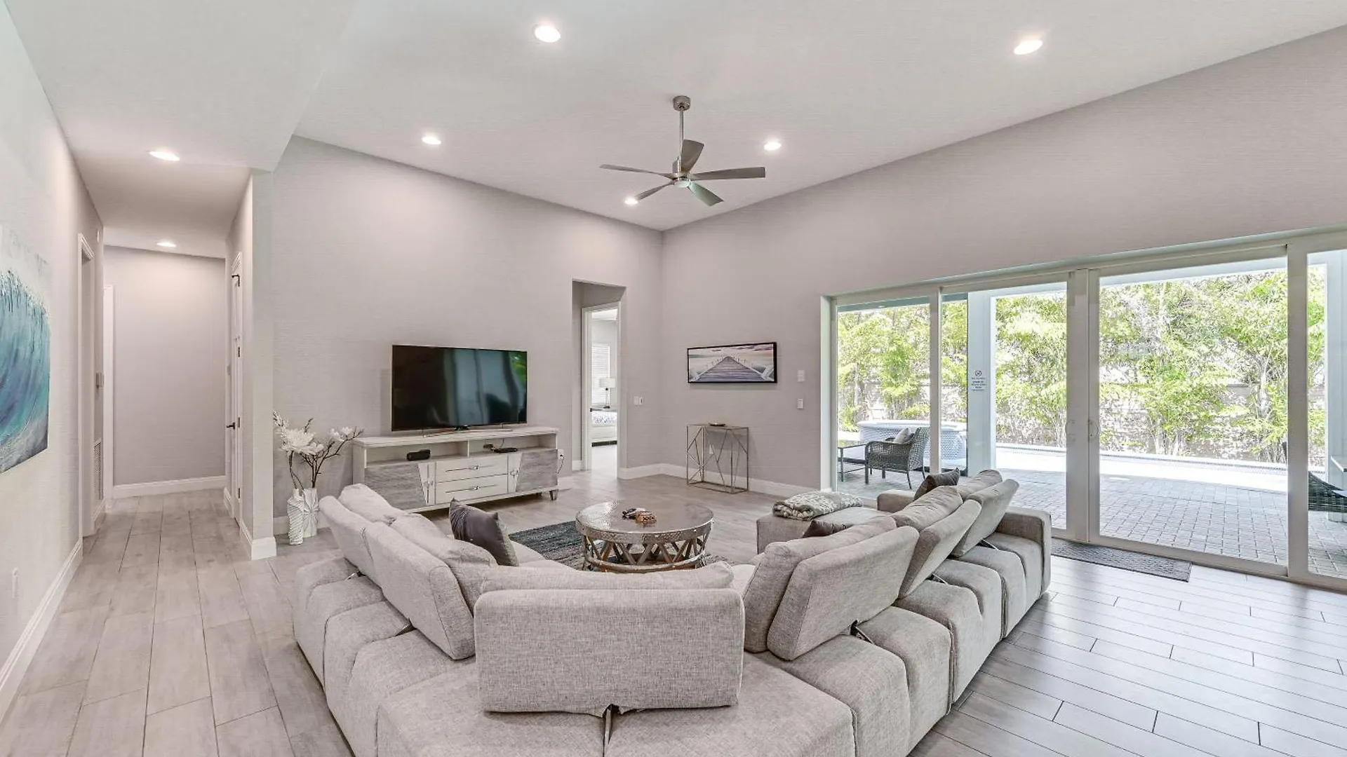 With Pool And Hot Tub Near Beaches! Holiday home Marco Island