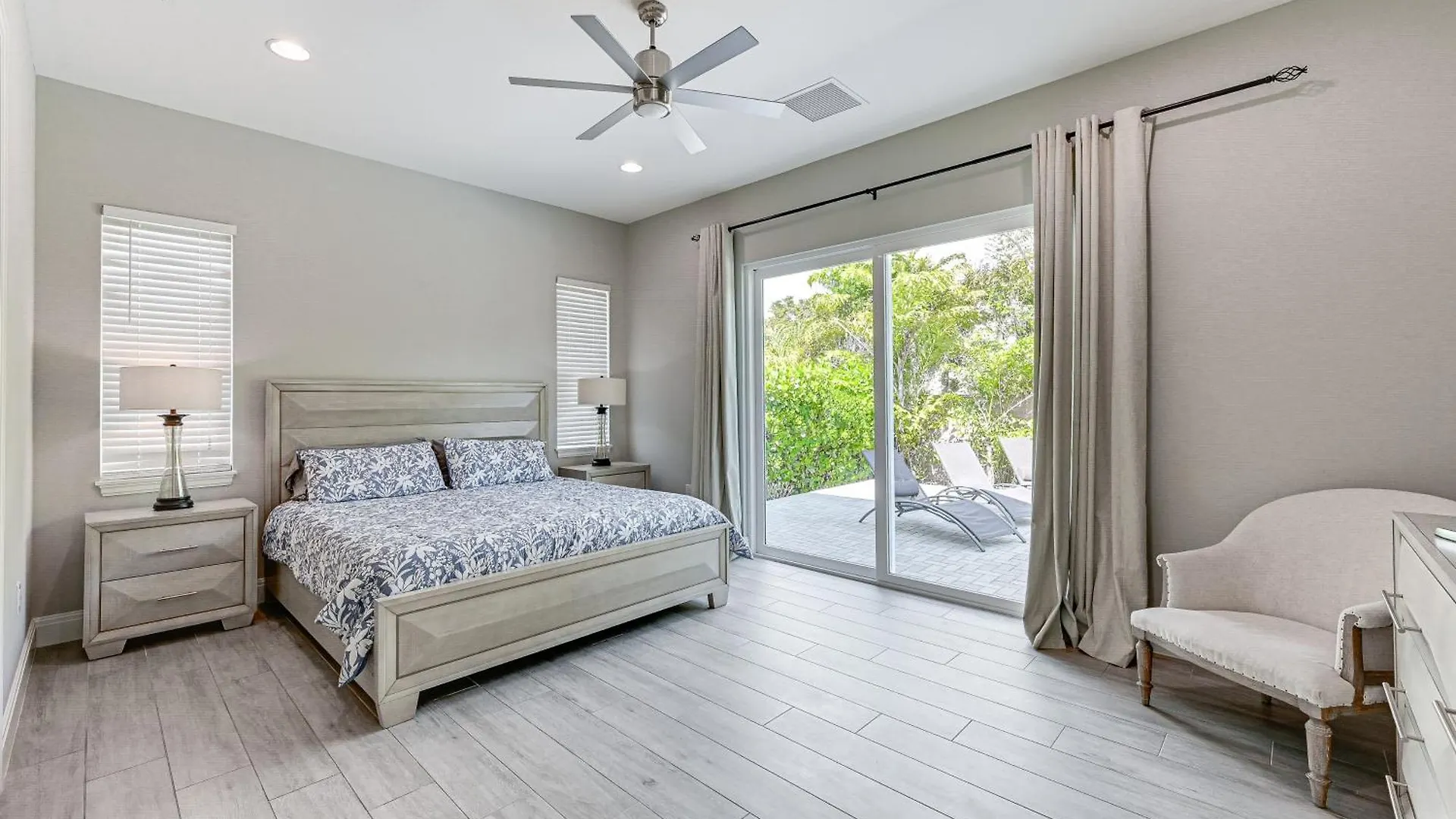 With Pool And Hot Tub Near Beaches! *