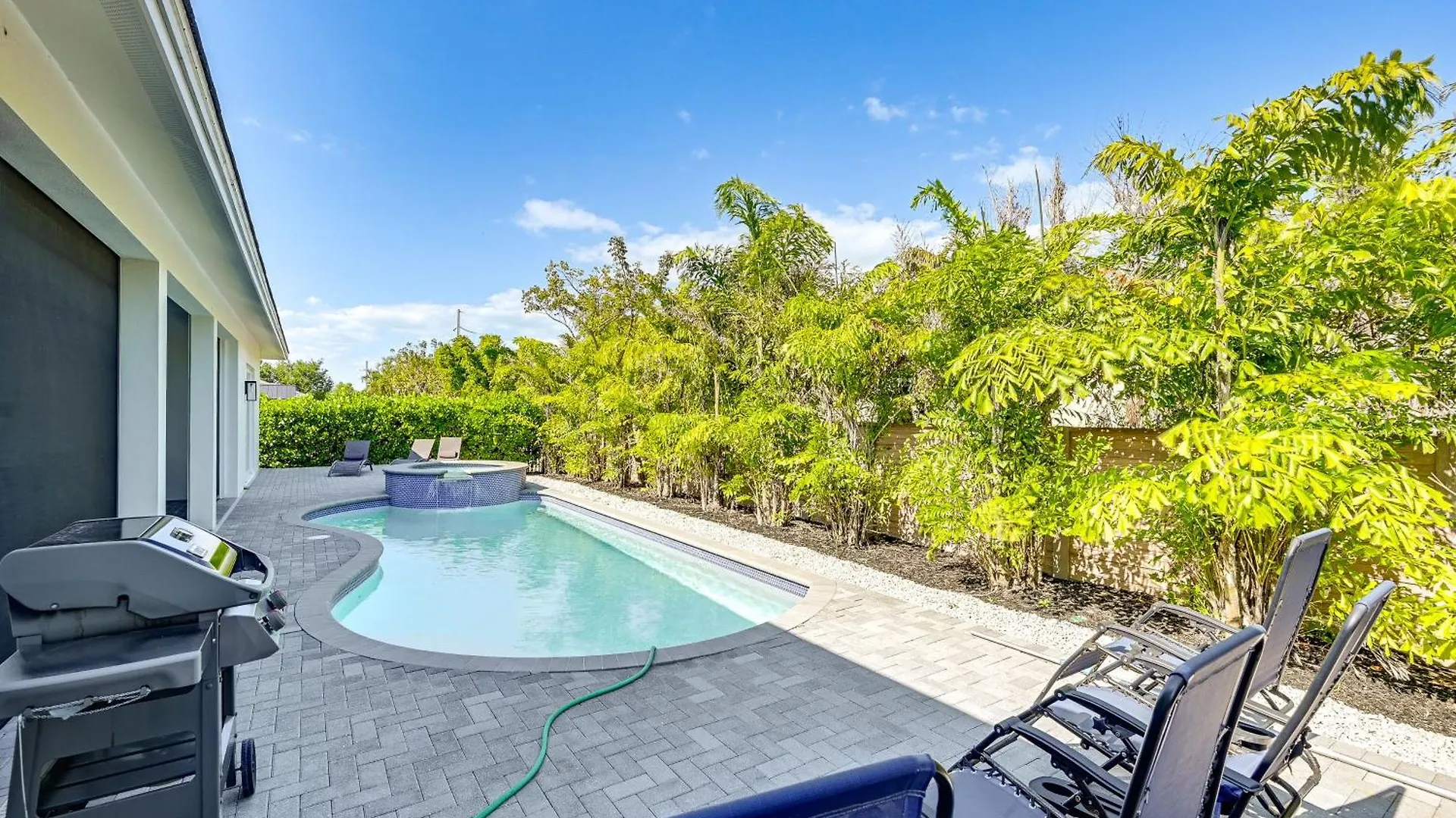 With Pool And Hot Tub Near Beaches! *