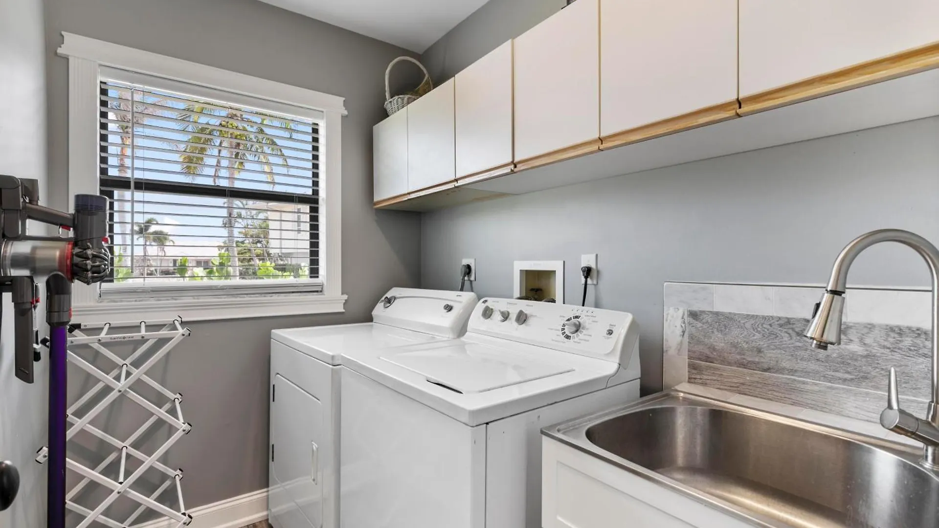 Luxurious Waterfront Oasis In - Perfect For Families And Friends *