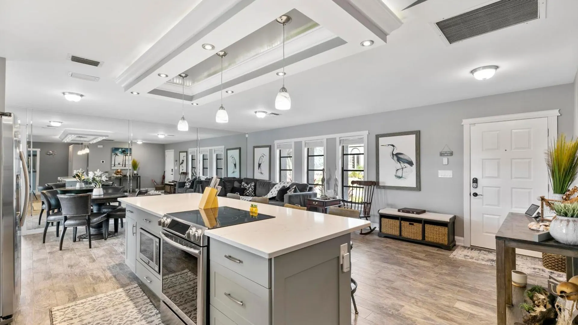 Holiday home Luxurious Waterfront Oasis In - Perfect For Families And Friends *