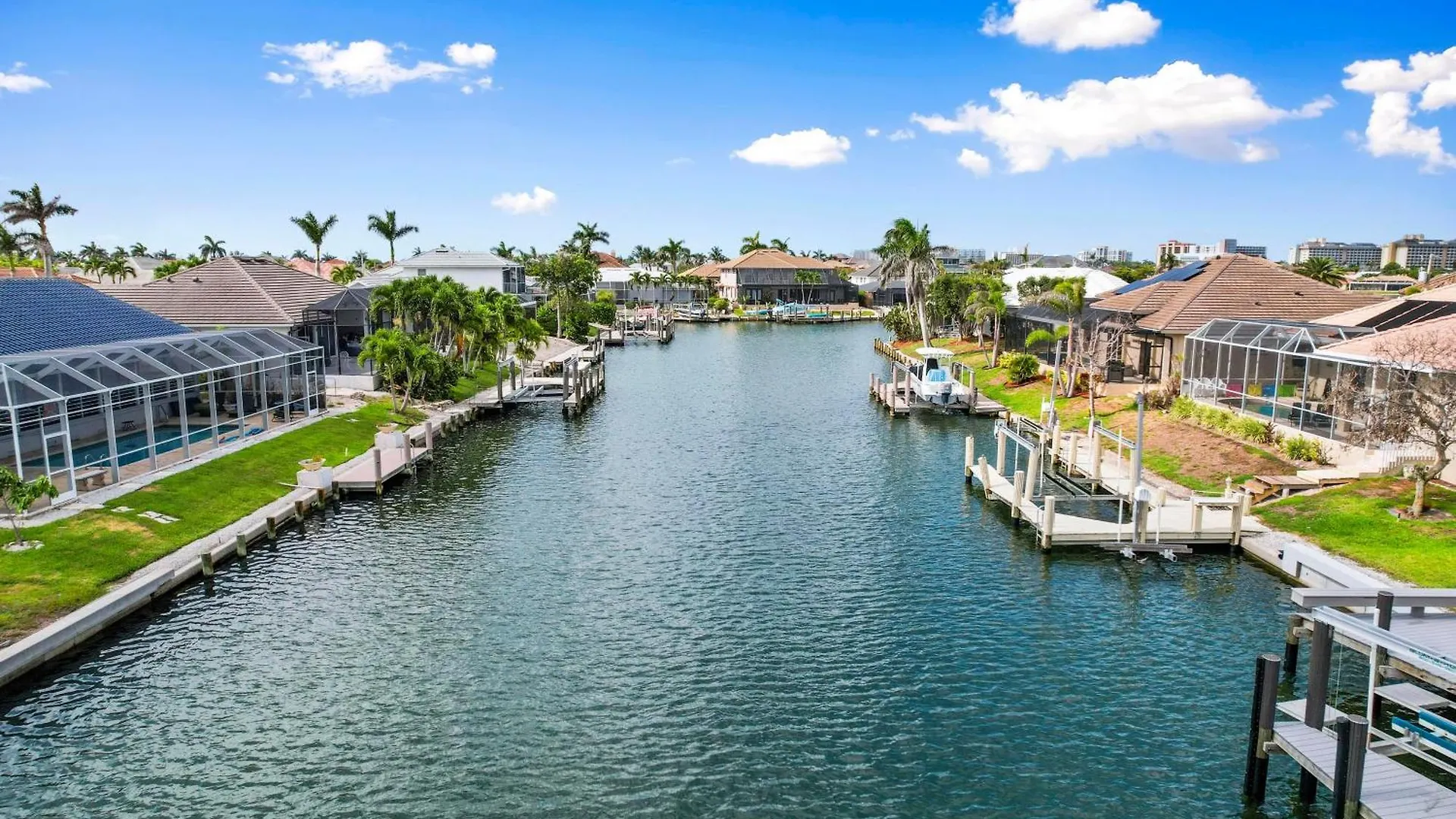 Luxurious Waterfront Oasis In - Perfect For Families And Friends *