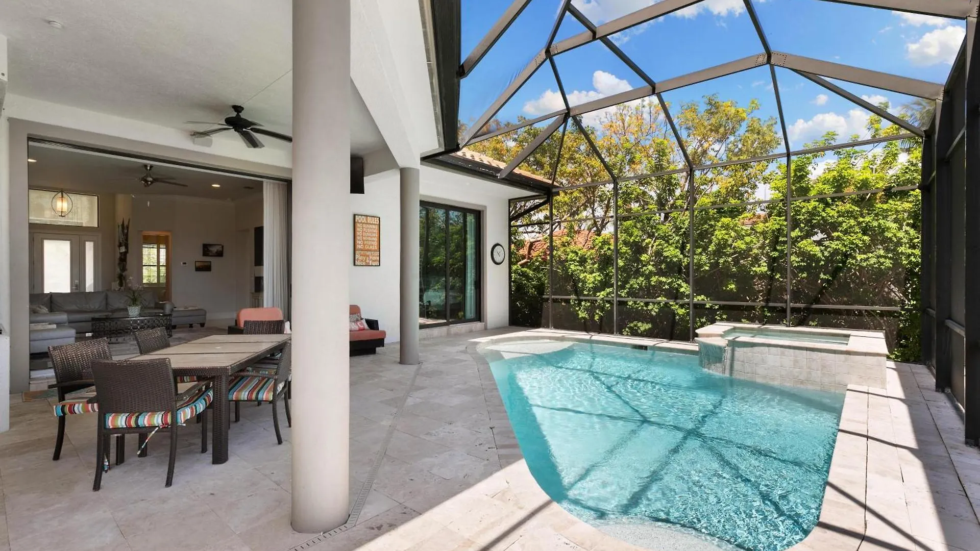 Stunning Luxurious Waterfront Oasis - Breathtaking Holiday home *