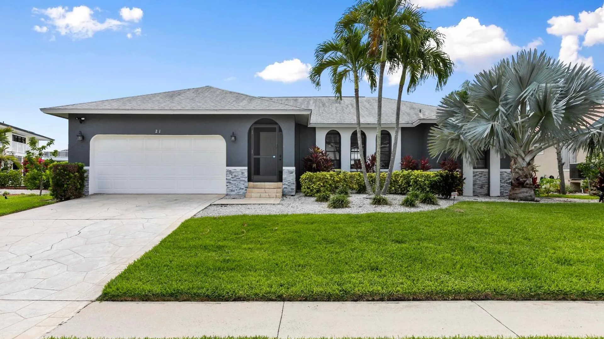 Holiday home Luxurious Waterfront Oasis In - Perfect For Families And Friends Marco Island