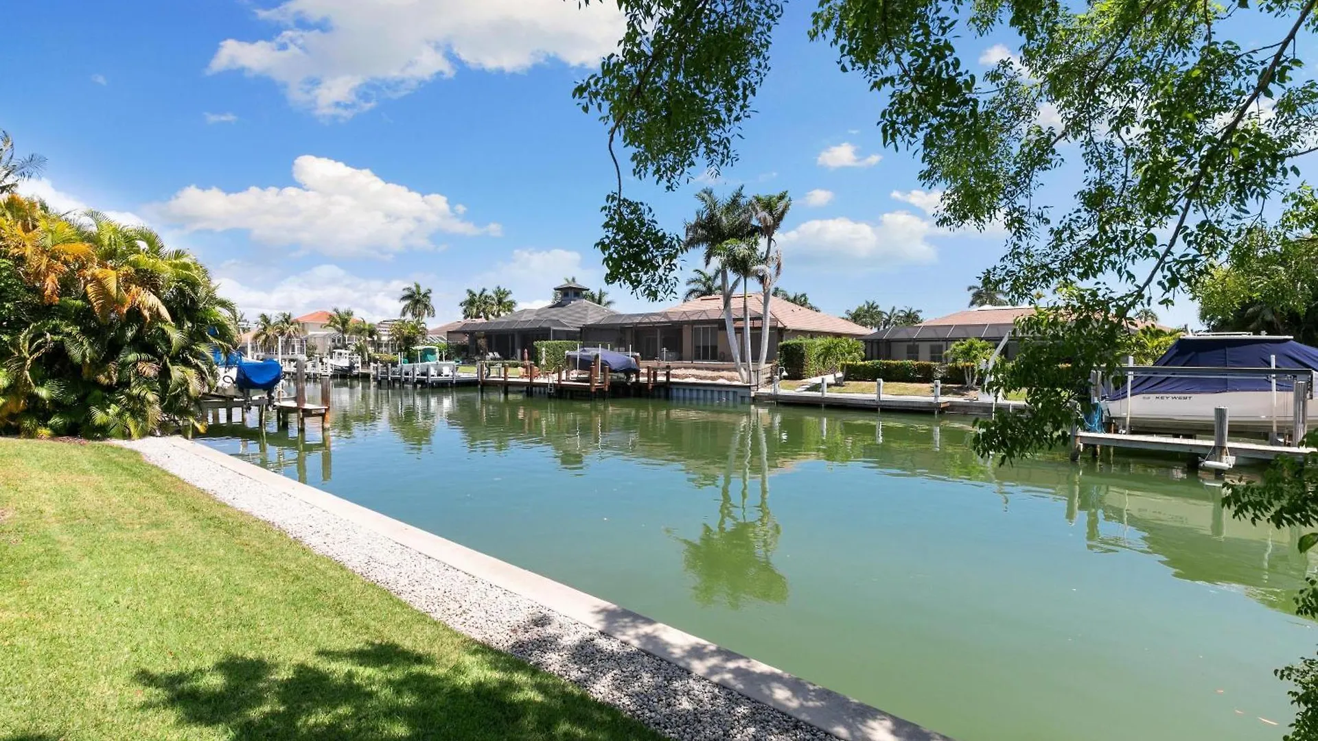 Stunning Luxurious Waterfront Oasis - Breathtaking * Marco Island