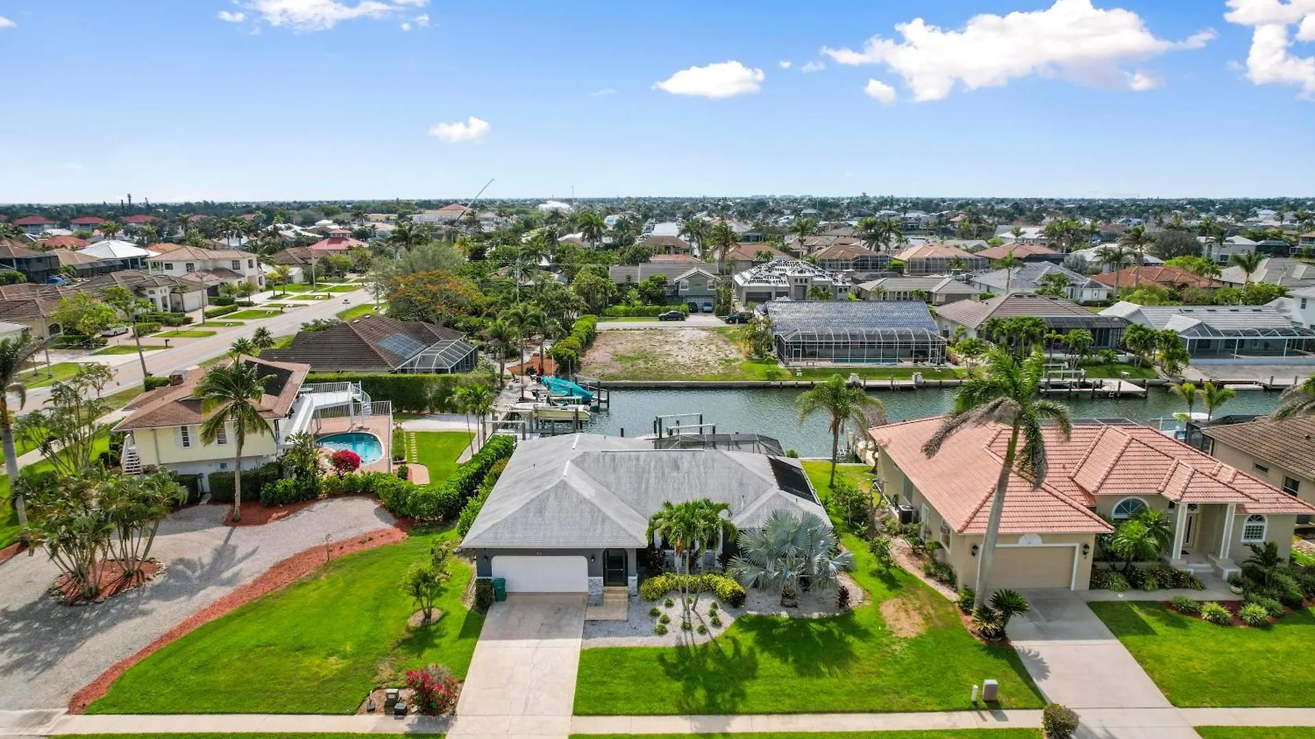 Luxurious Waterfront Oasis In - Perfect For Families And Friends Holiday home Marco Island