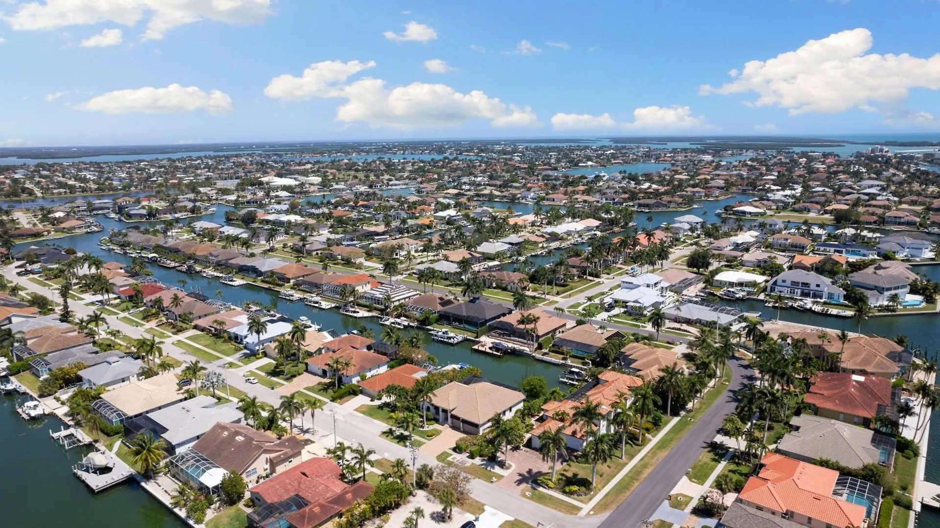 Stunning Luxurious Waterfront Oasis - Breathtaking *