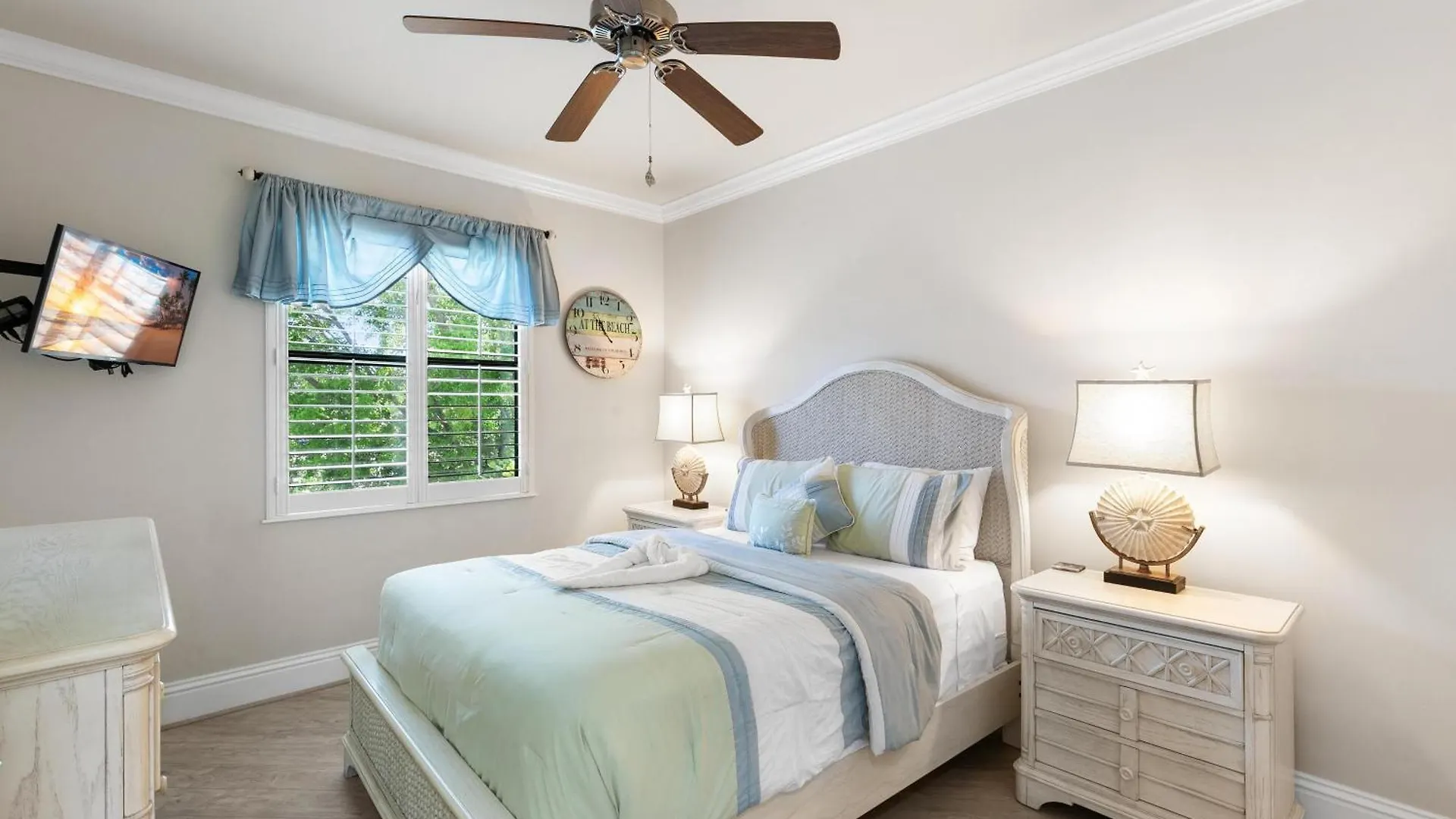 Stunning Luxurious Waterfront Oasis - Breathtaking Marco Island