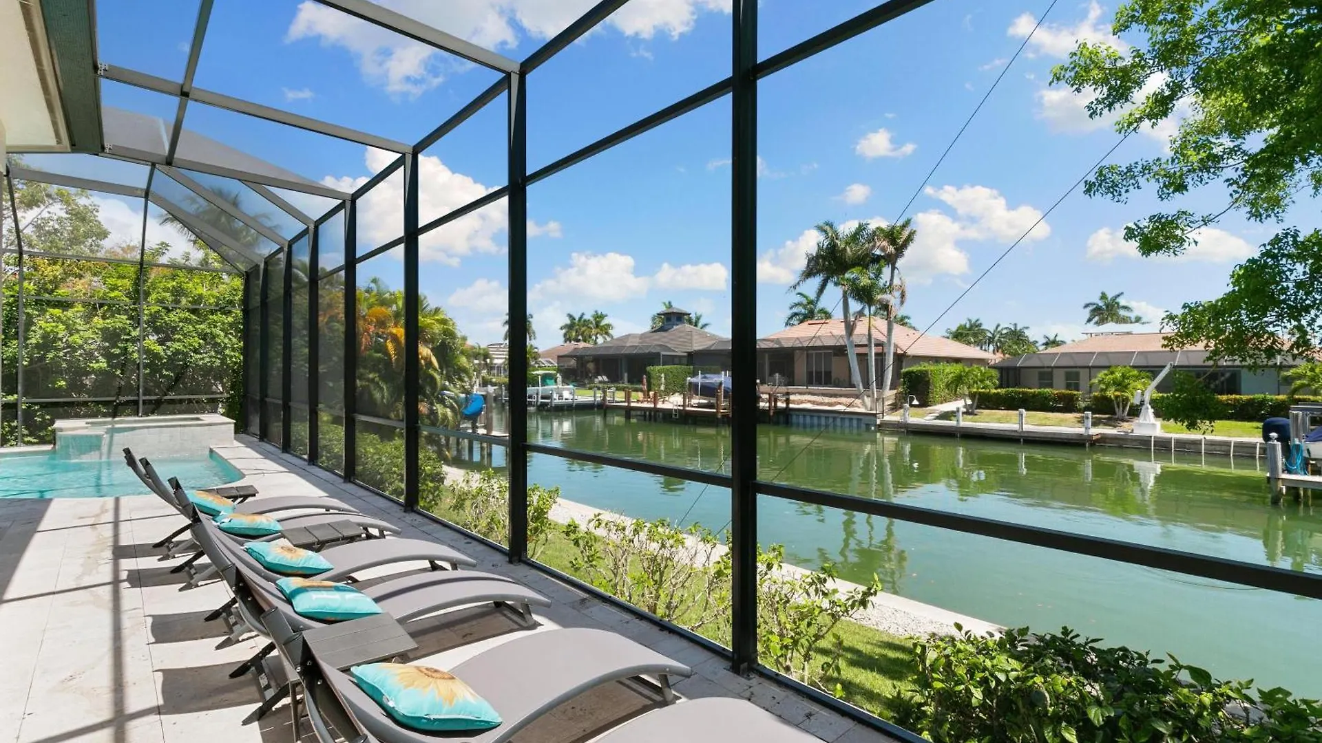 Stunning Luxurious Waterfront Oasis - Breathtaking * Marco Island