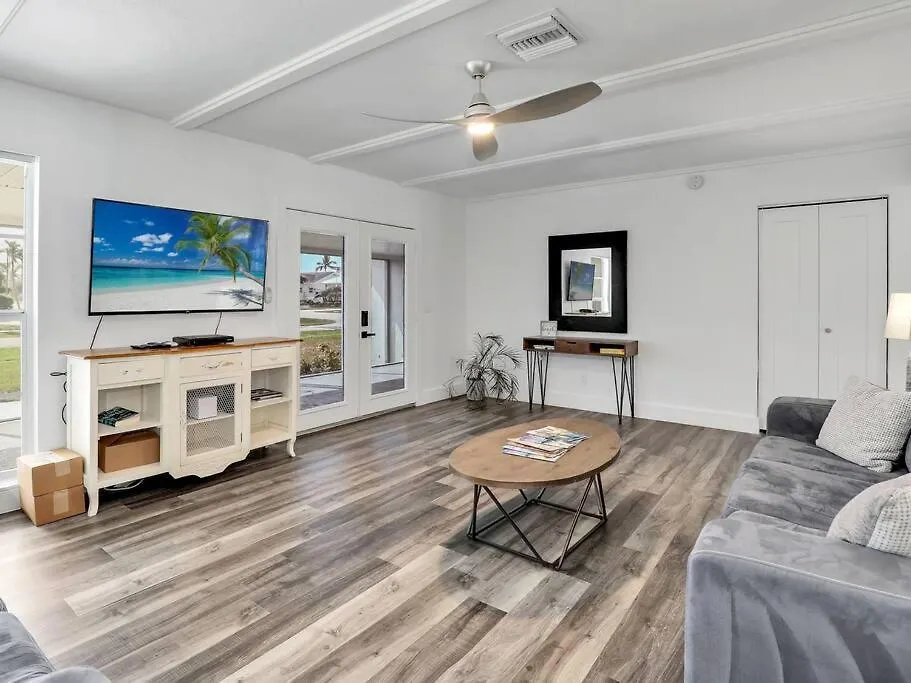 Holiday home Elevated 1152 - Serene Family Friendly 4 Bed Pool