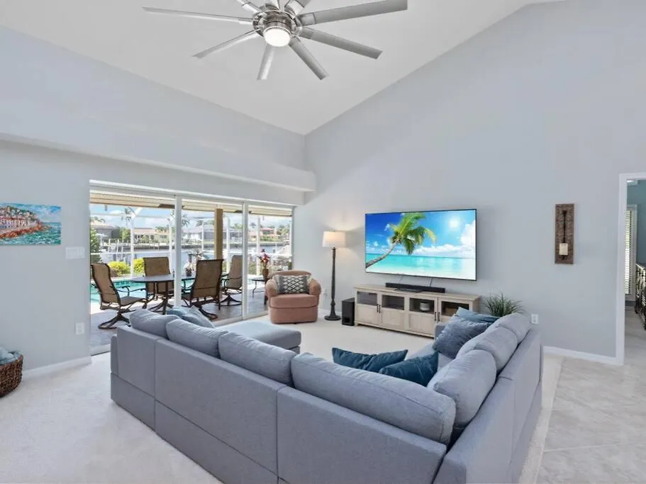 Elevated 106 - Spacious 3 Bedroom Waterside Pool * Marco Island