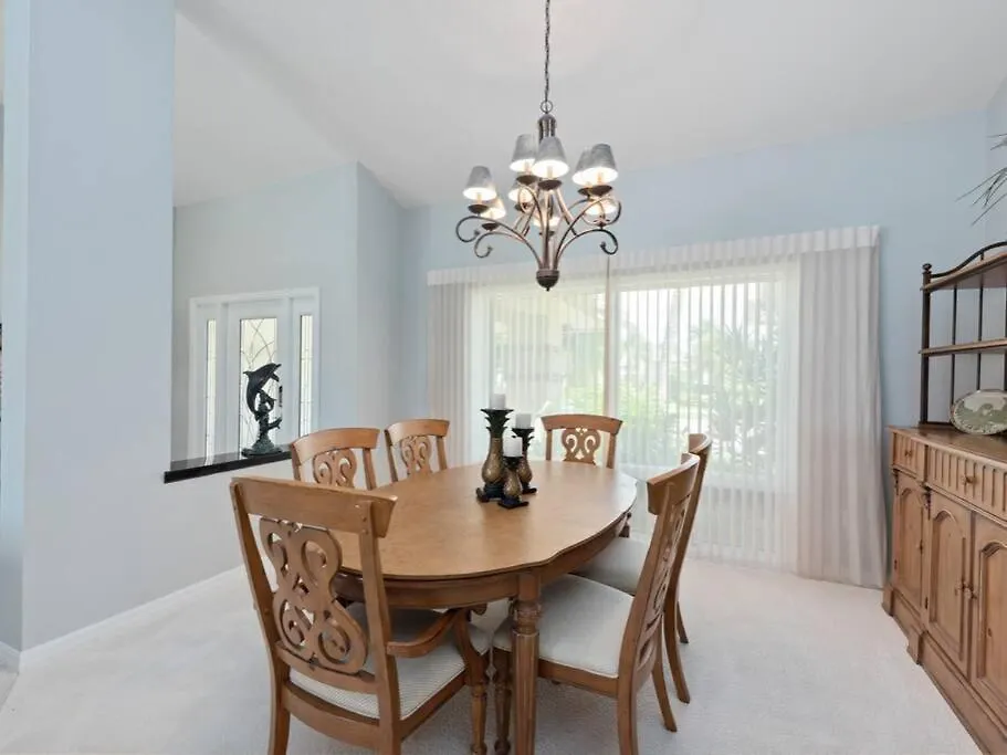 Elevated 106 - Spacious 3 Bedroom Waterside Pool