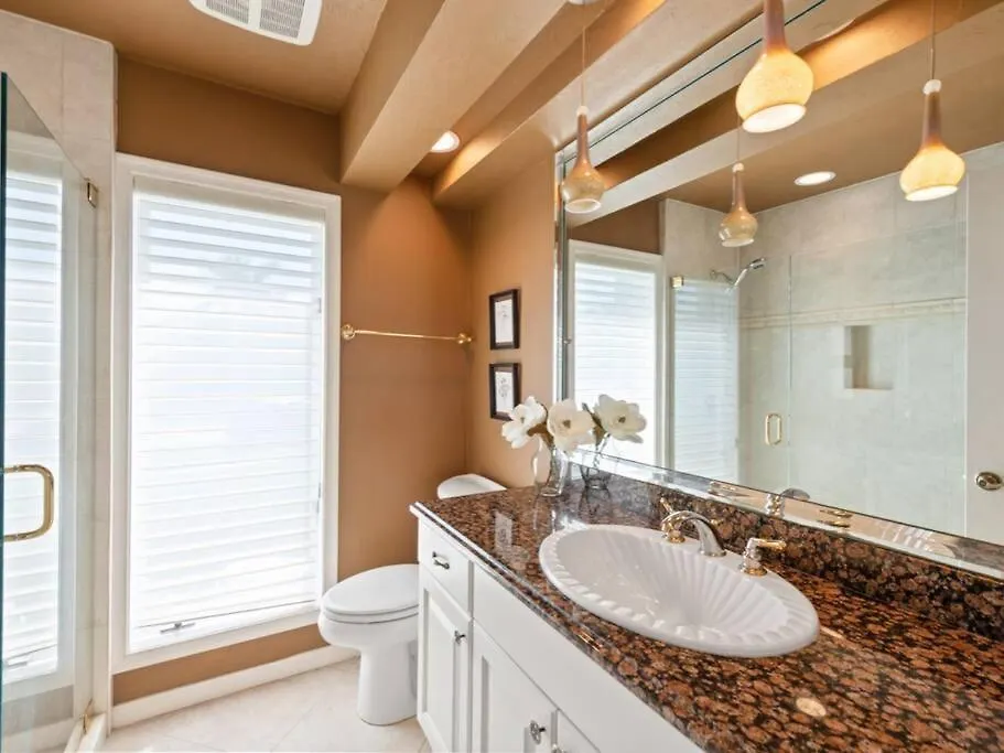 Elevated 106 - Spacious 3 Bedroom Waterside Pool Holiday home Marco Island