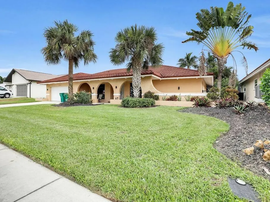 Elevated 377 - Family Oasis Retreat - 4-bed With Pool