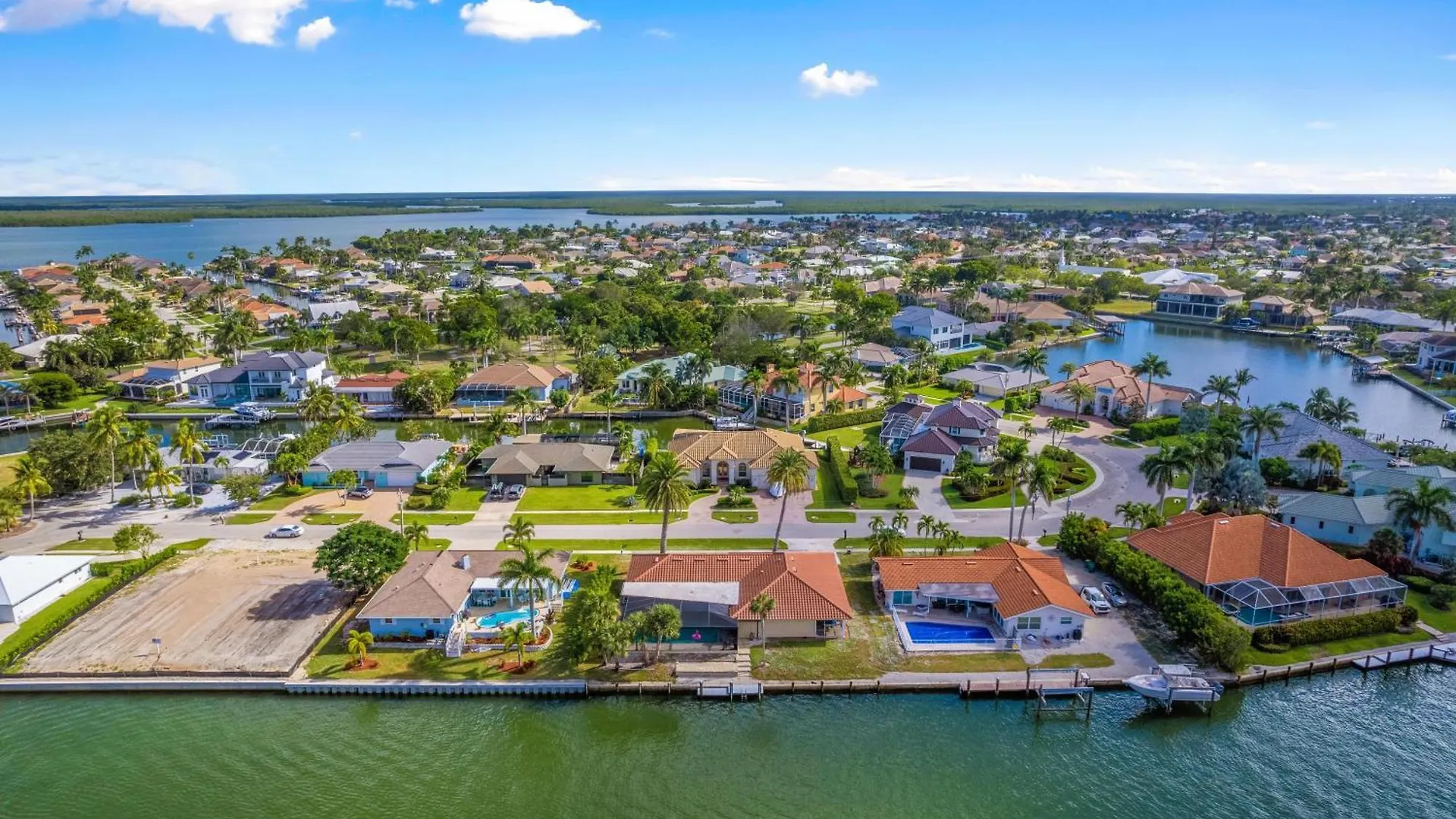 Serenity By The Water 3-bedroom Luxury Escape With King Beds In A Tranquil Setting