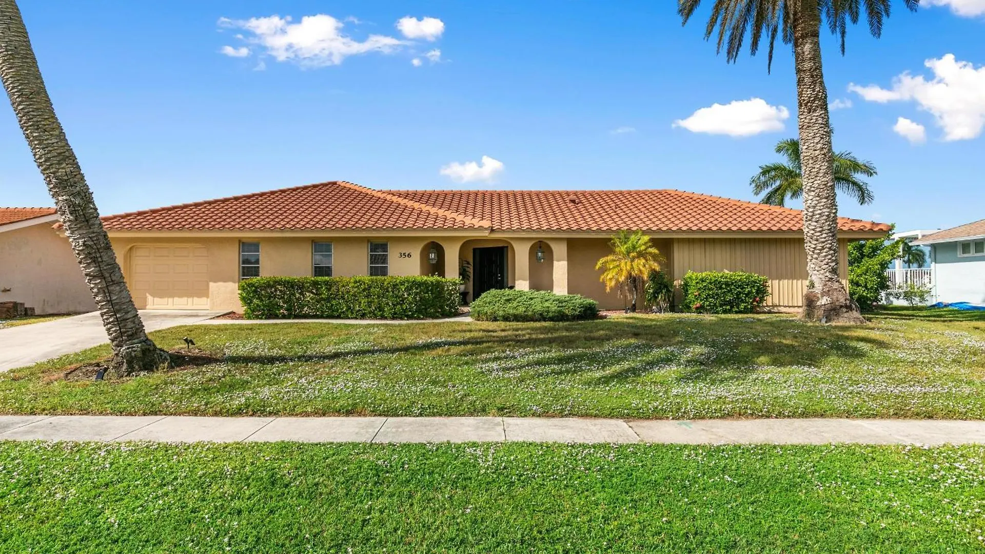 Holiday home Serenity By The Water 3-bedroom Luxury Escape With King Beds In A Tranquil Setting Marco Island