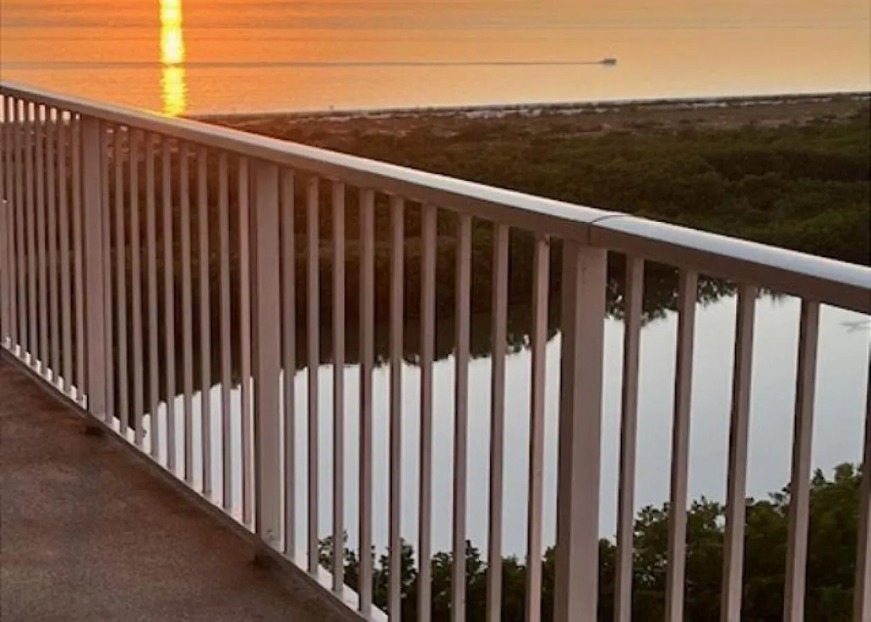 Panoramic Views, Private Balcony On 15th Floor, End Unit * Marco Island