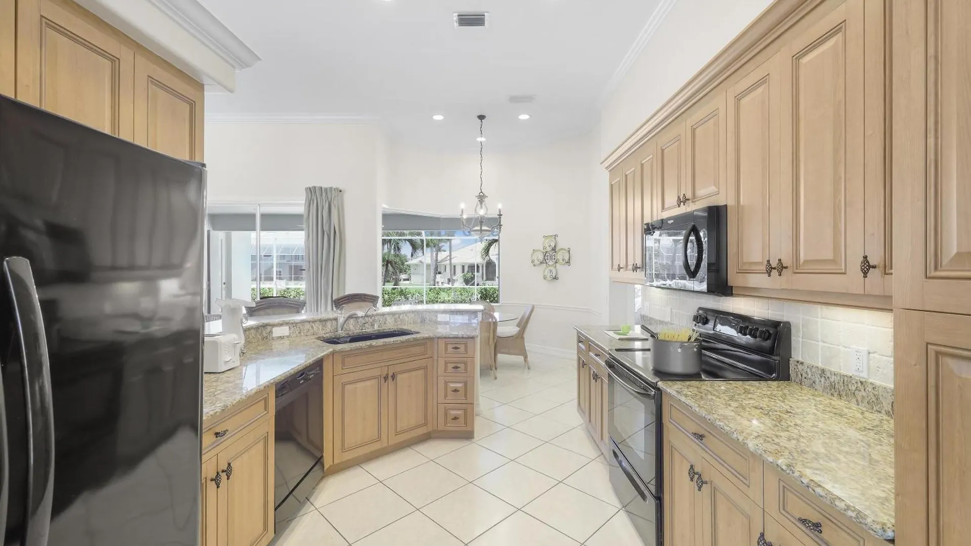 855 Banyan Court *