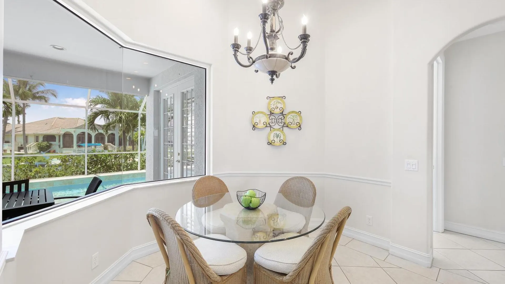 855 Banyan Court