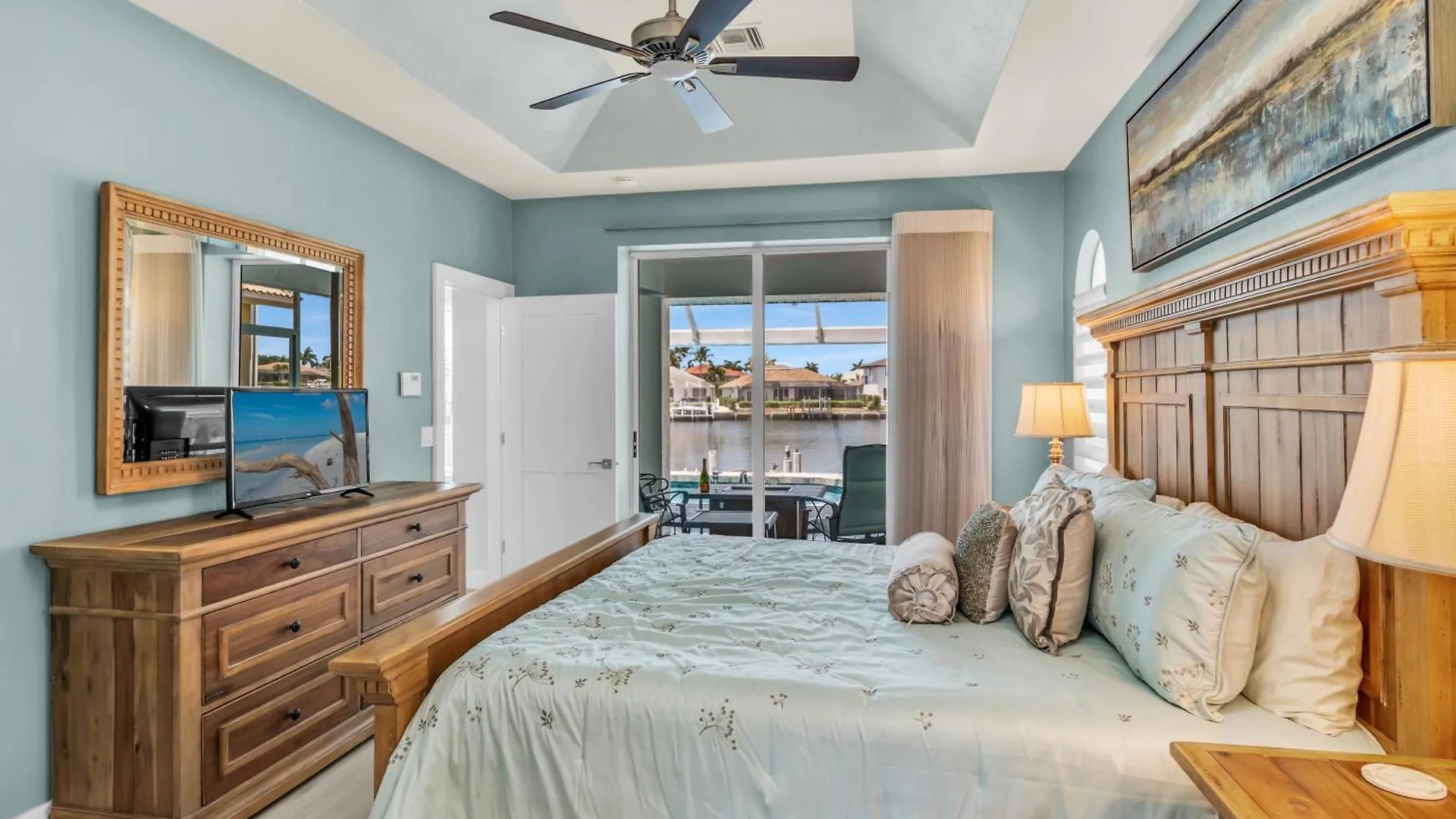 Waterfront 3 Bed I Wide Water Views I Heated Pool