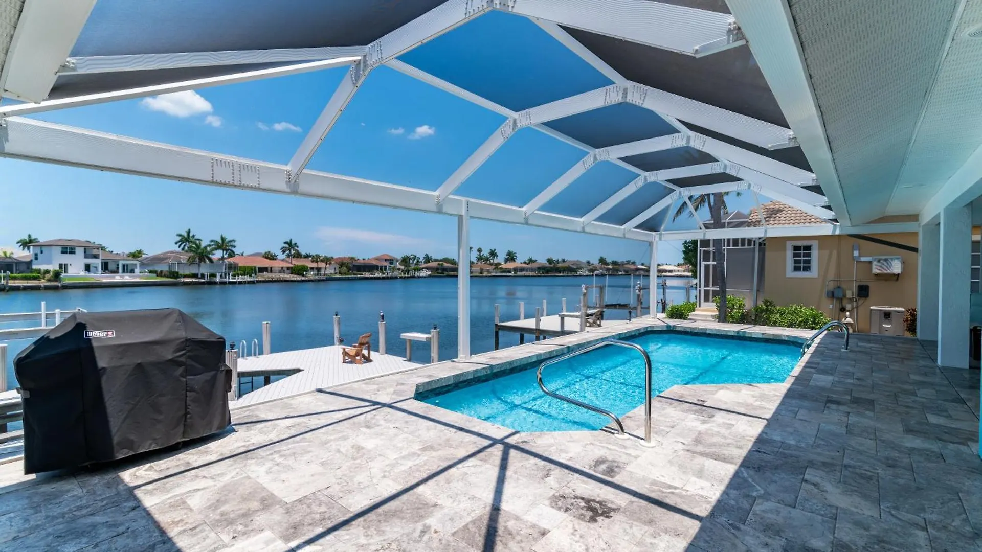 Holiday home Waterfront 3 Bed I Wide Water Views I Heated Pool