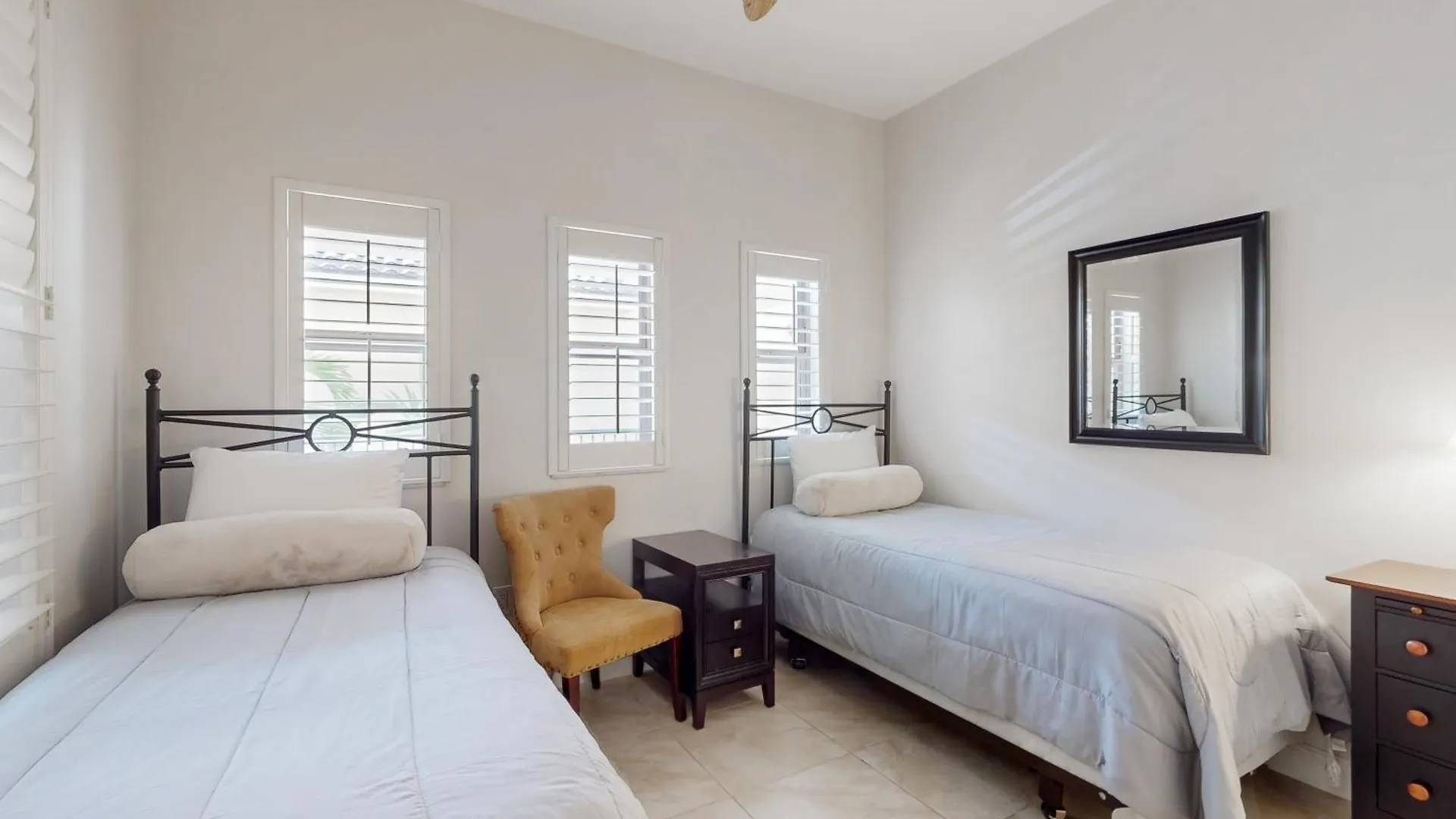 Shore To Please Apartment