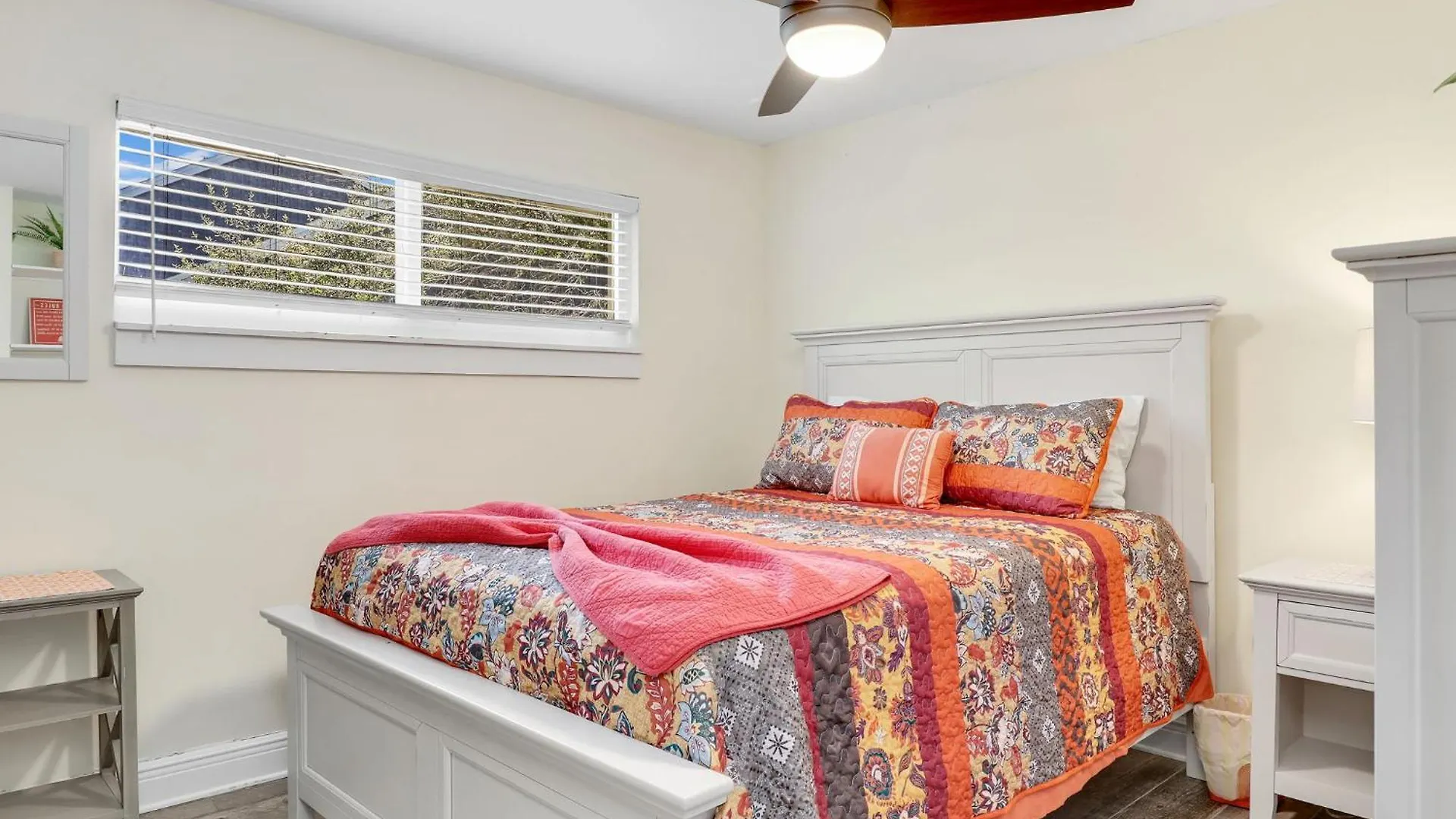 5 Beds 3 Bdr 2 Bath Heated Pool, Grill, Patio * Marco Island