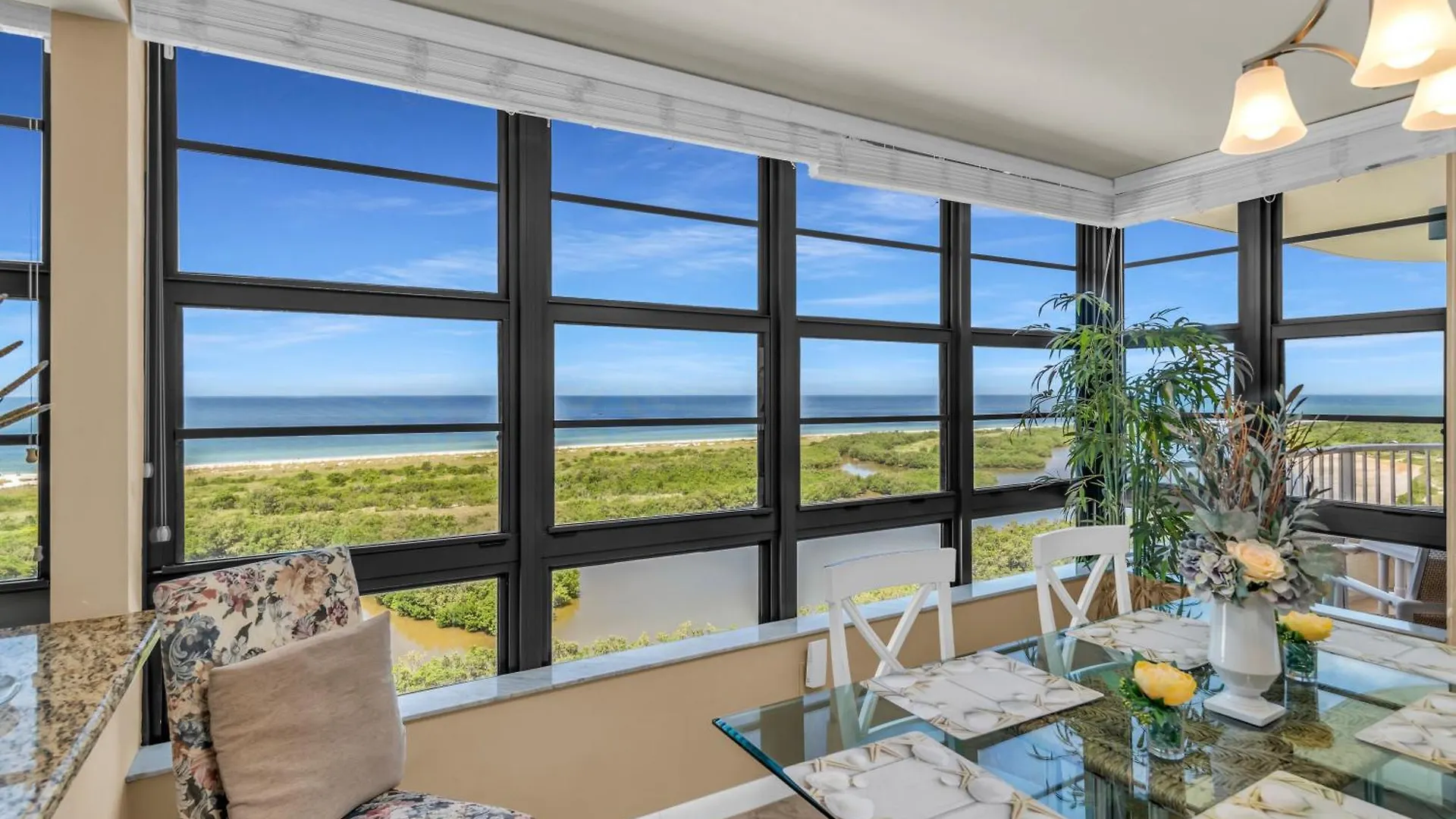 Panoramic Views, Private Balcony On 15th Floor, End Unit Holiday home Marco Island