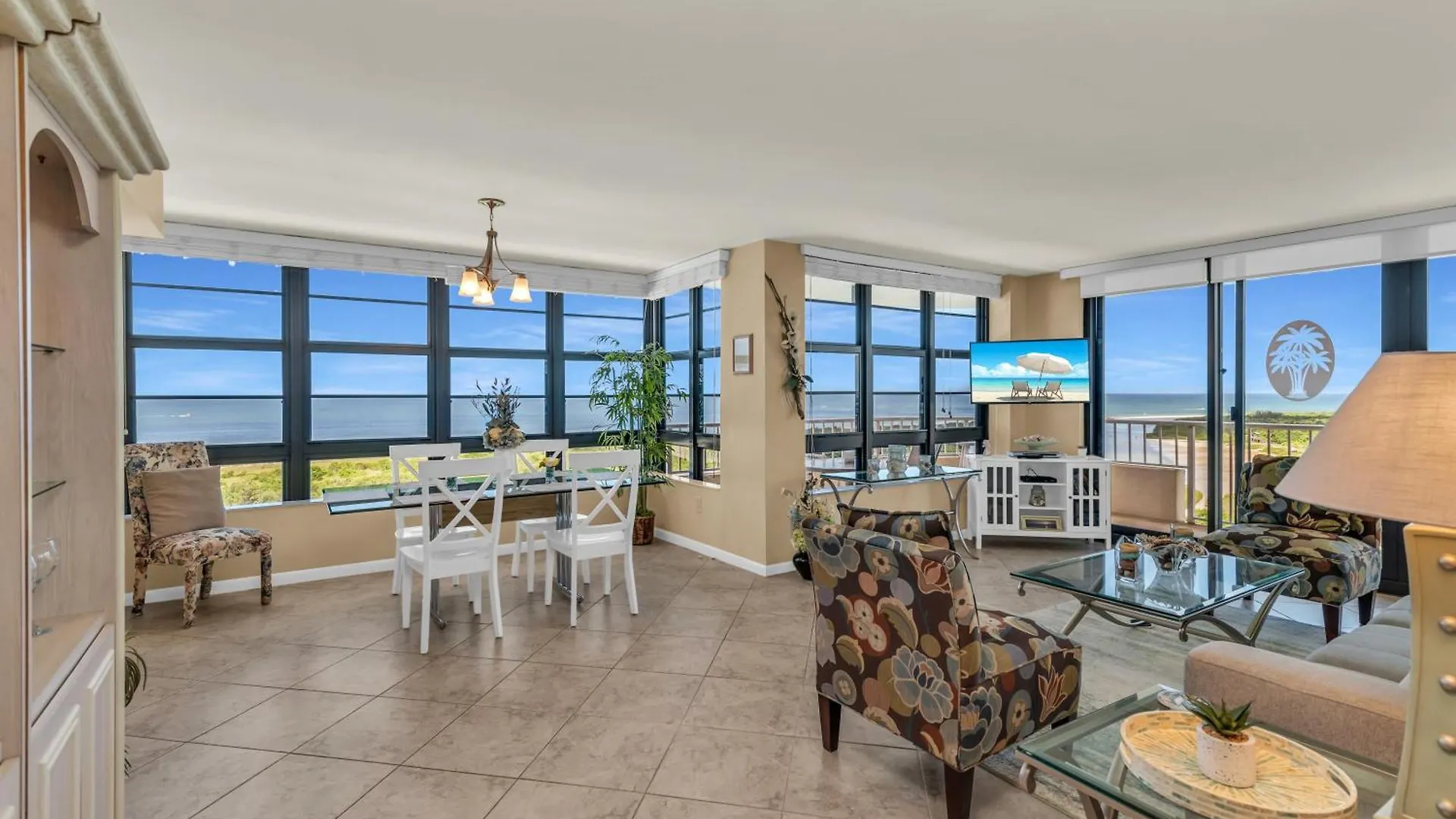 Panoramic Views, Private Balcony On 15th Floor, End Unit *