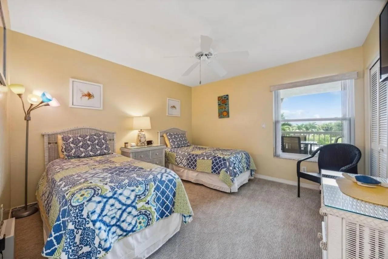 Steps From I Luxurious Island 3 Bed Retreat Holiday home Marco Island