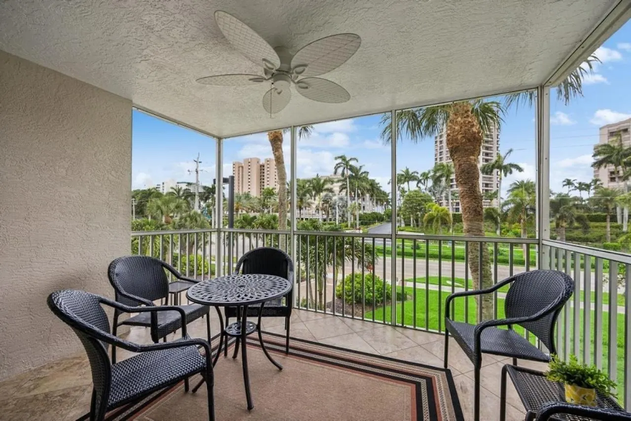 Steps From I Luxurious Island 3 Bed Retreat * Marco Island