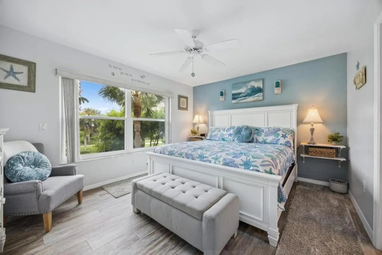 Steps From I Luxurious Island 3 Bed Retreat Holiday home Marco Island