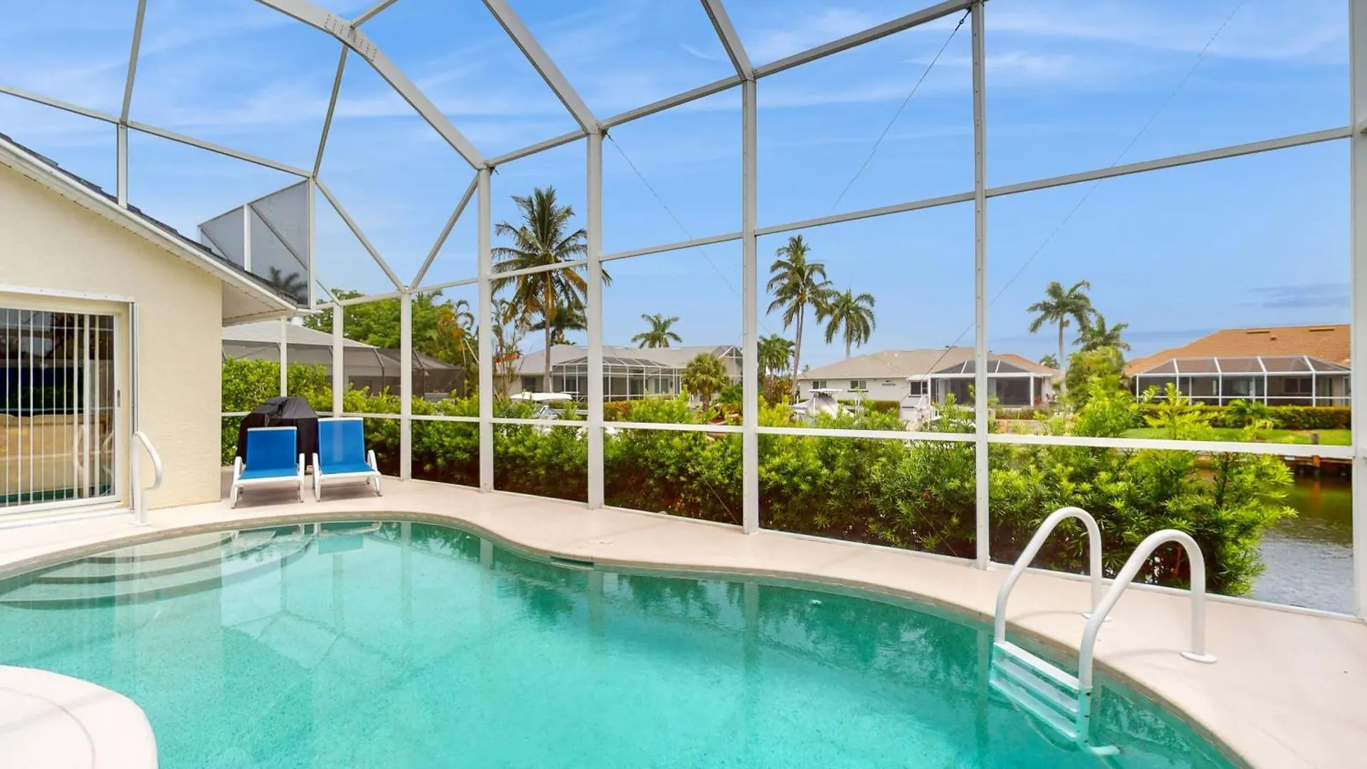 Paradise Palms Retreat Holiday home *