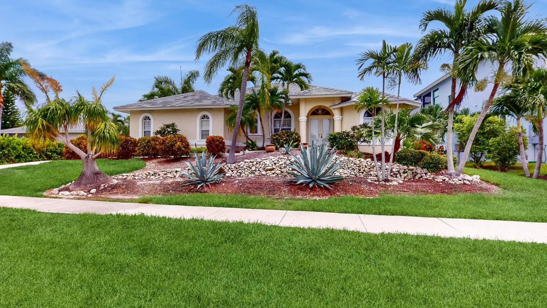 Paradise Palms Retreat Holiday home Marco Island