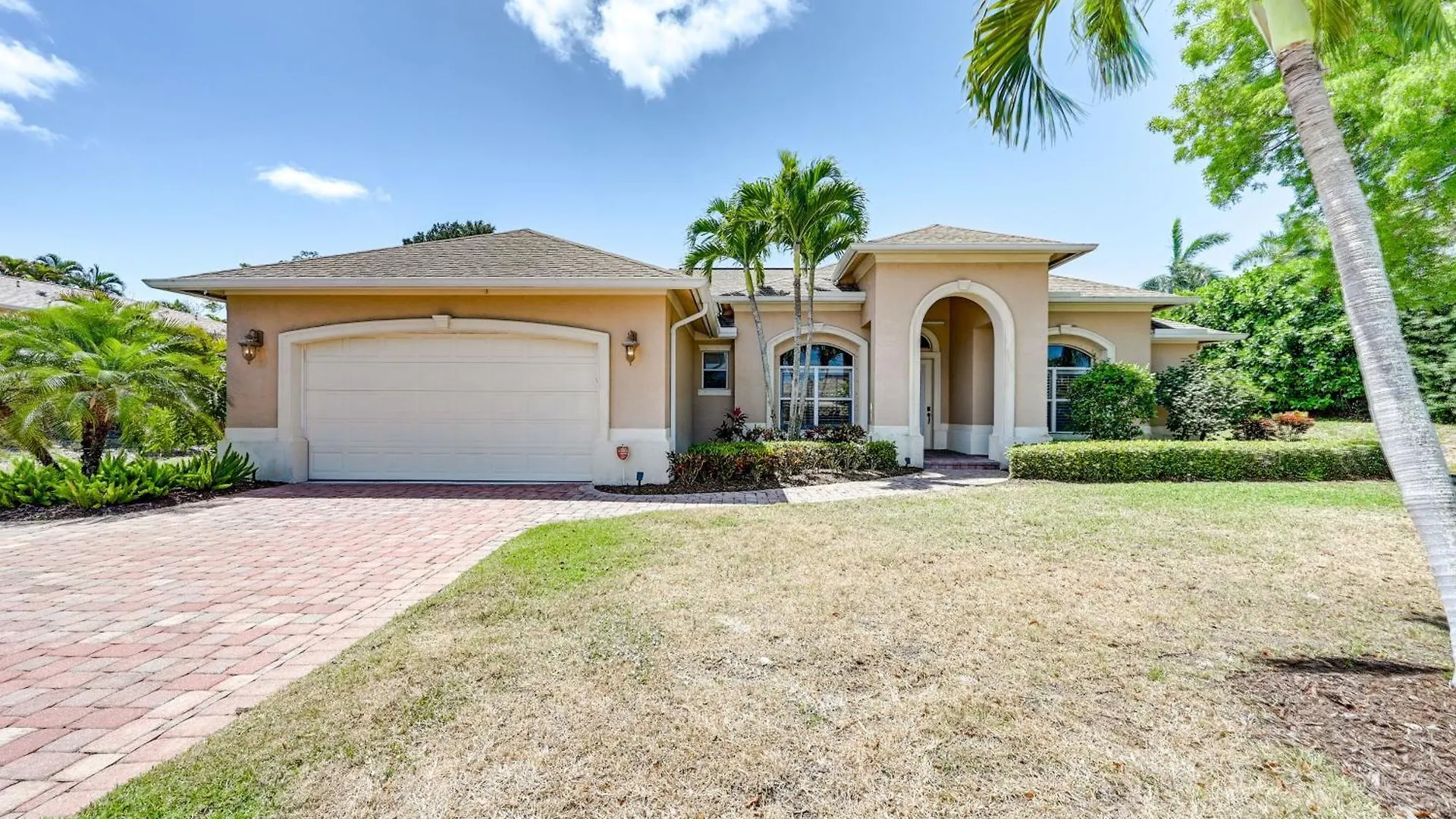 With Private Pool 3 Mi Beach! Holiday home Marco Island
